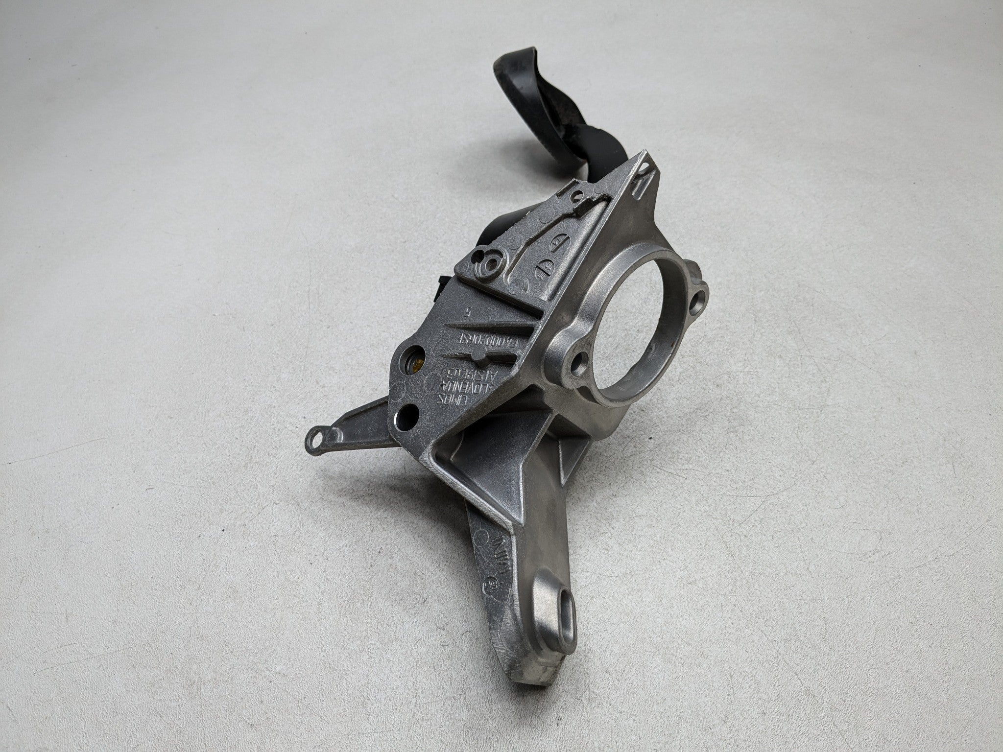 11-14 MINI COOPER CLUBMAN OEM FOOT BRAKE PEDAL FRONT FLOOR WITH SUPPORT BRACKET