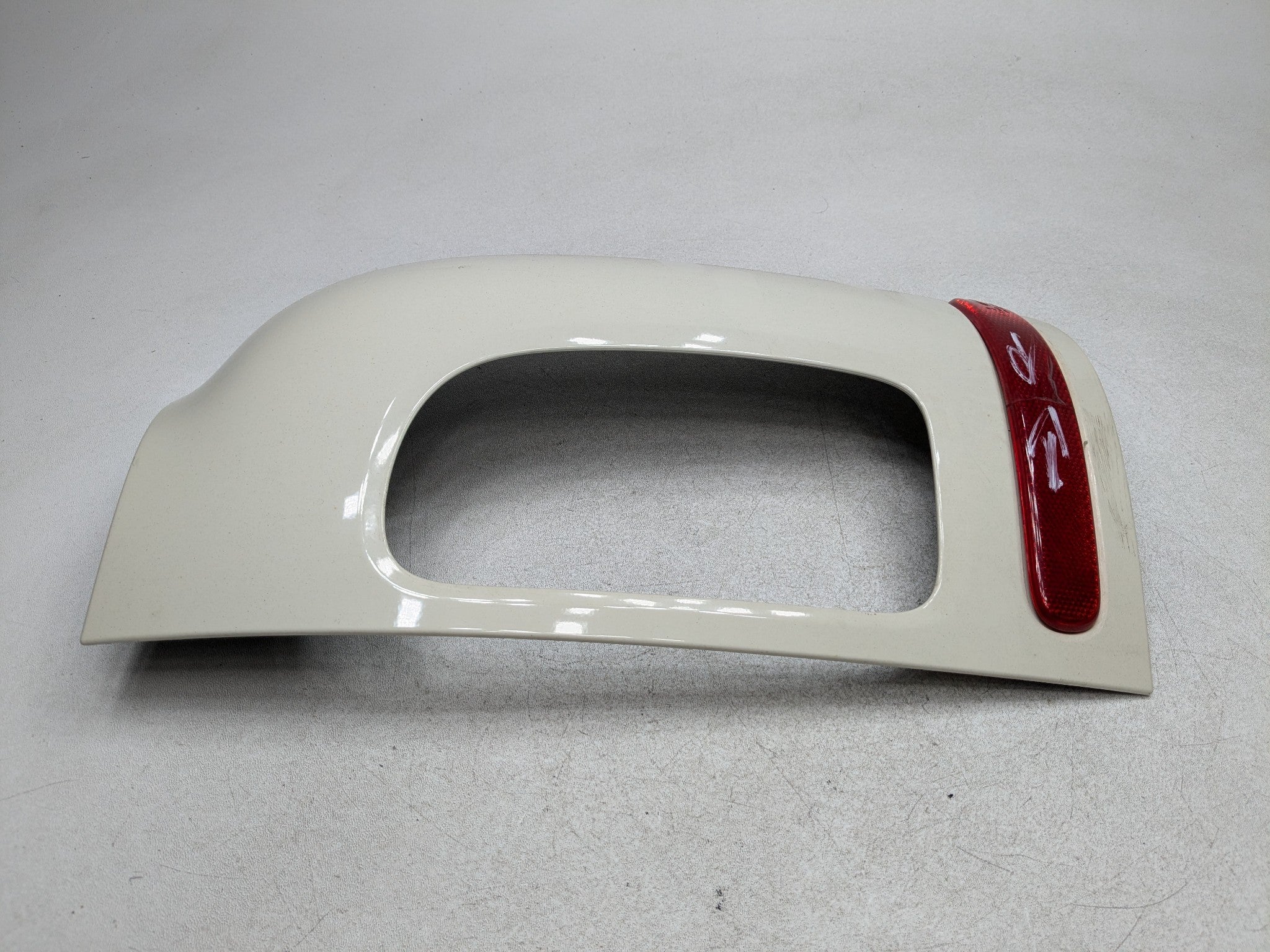 2011 - 2014 MINI COOPER CLUBMAN OEM TAIL LIGHT FINISH TRIM PANEL REAR RIGHT SIDE