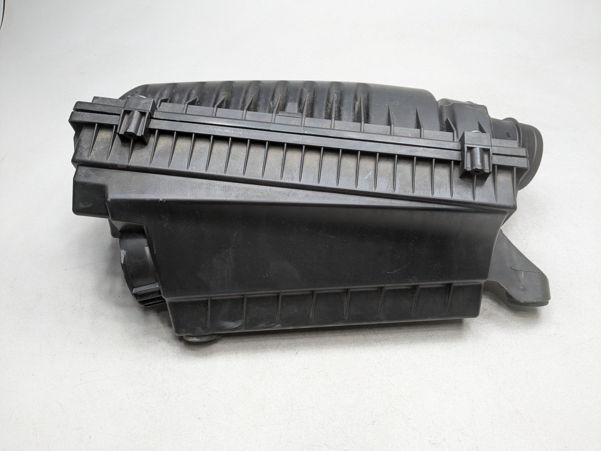 2011 - 2014 MINI COOPER CLUBMAN OEM 1.6L BASE ENGINE AIR CLEANER AIR INTAKE BOX
