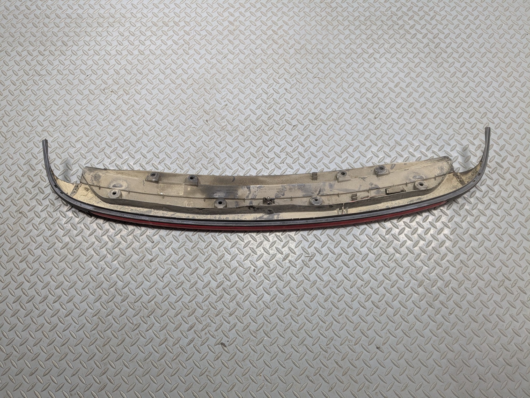 2011 - 2014 MINI COOPER CLUBMAN OEM REAR THIRD BRAKE LIGHT AVOIDANCE WITH TRIM