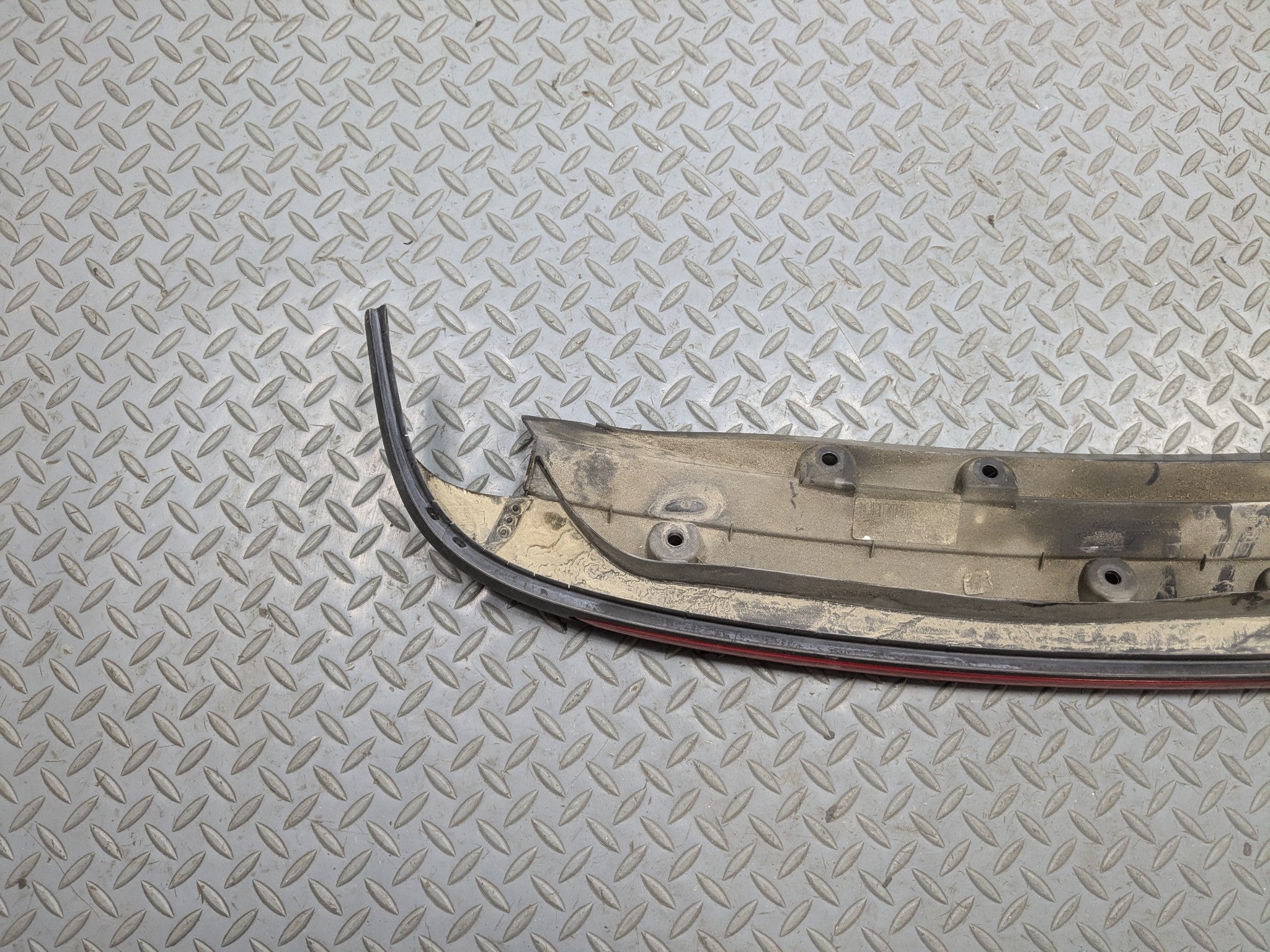 2011 - 2014 MINI COOPER CLUBMAN OEM REAR THIRD BRAKE LIGHT AVOIDANCE WITH TRIM