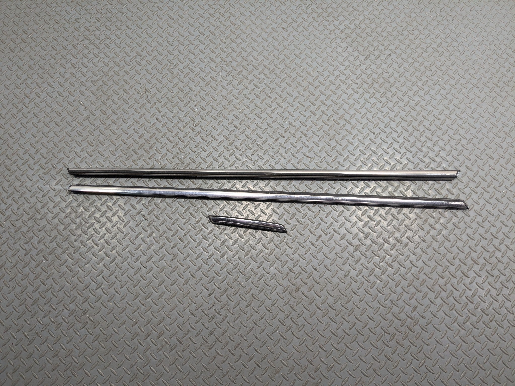 2011 - 2014 MINI COOPER CLUBMAN OEM DOOR SEAL WEATHERSTRIP MOLDING TRIM SET