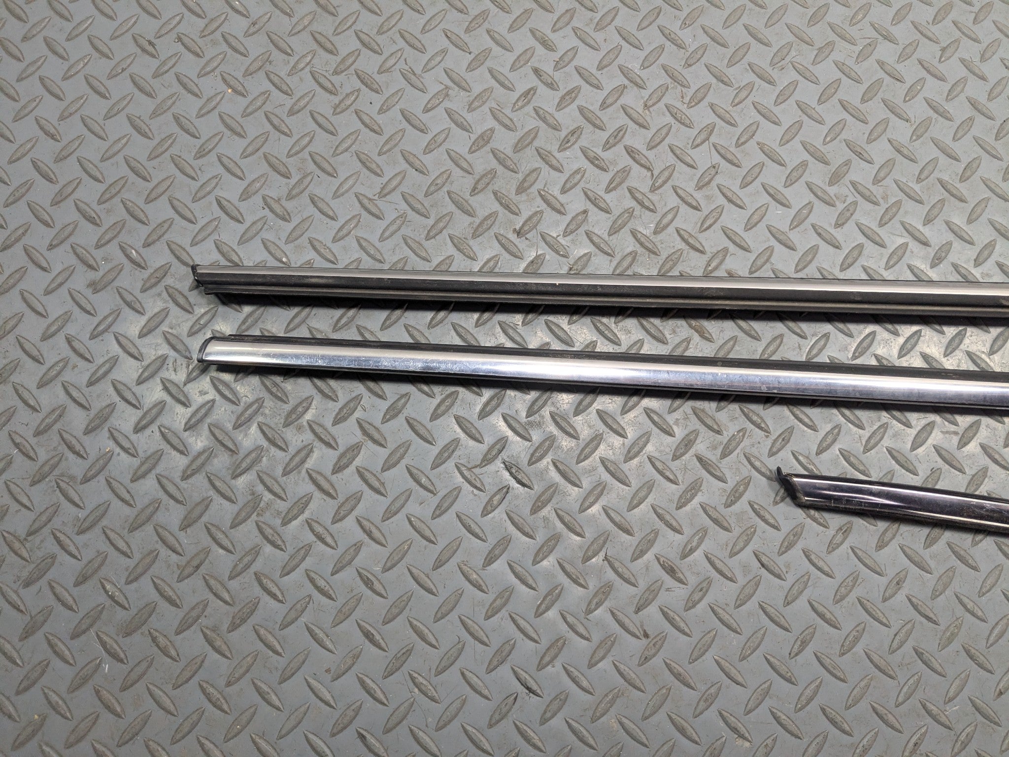 2011 - 2014 MINI COOPER CLUBMAN OEM DOOR SEAL WEATHERSTRIP MOLDING TRIM SET
