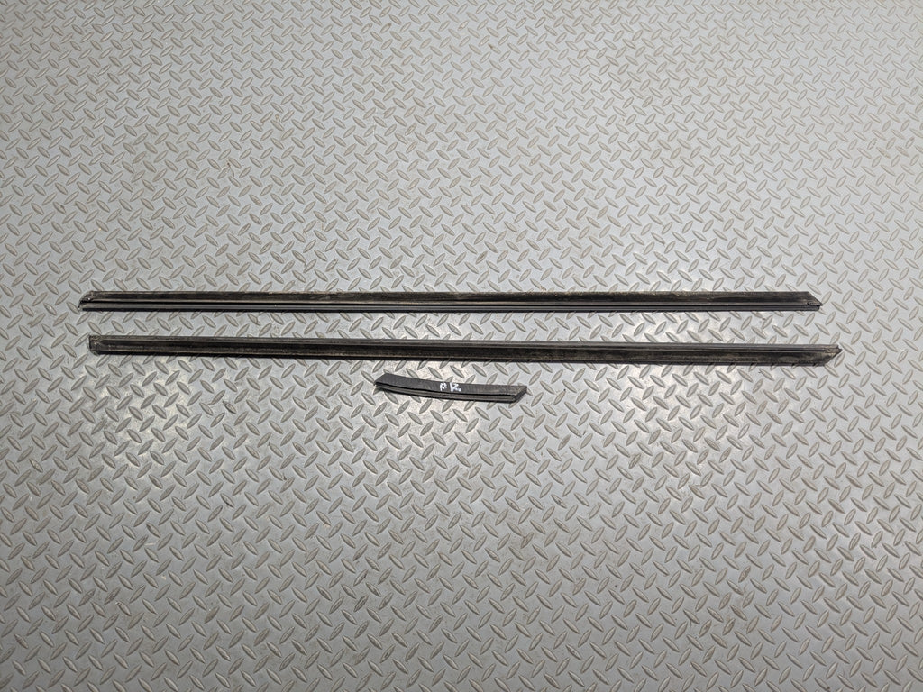 2011 - 2014 MINI COOPER CLUBMAN OEM DOOR SEAL WEATHERSTRIP MOLDING TRIM SET