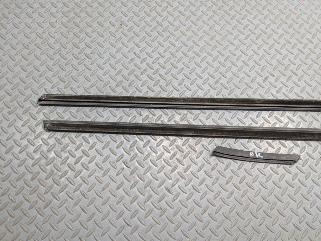 2011 - 2014 MINI COOPER CLUBMAN OEM DOOR SEAL WEATHERSTRIP MOLDING TRIM SET