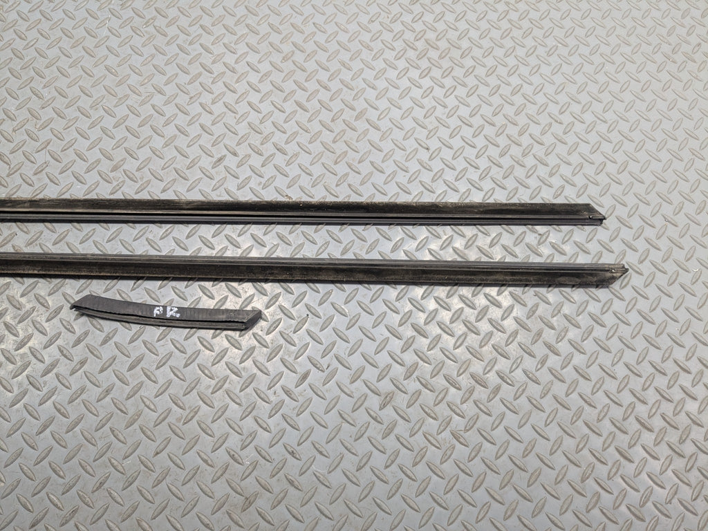 2011 - 2014 MINI COOPER CLUBMAN OEM DOOR SEAL WEATHERSTRIP MOLDING TRIM SET