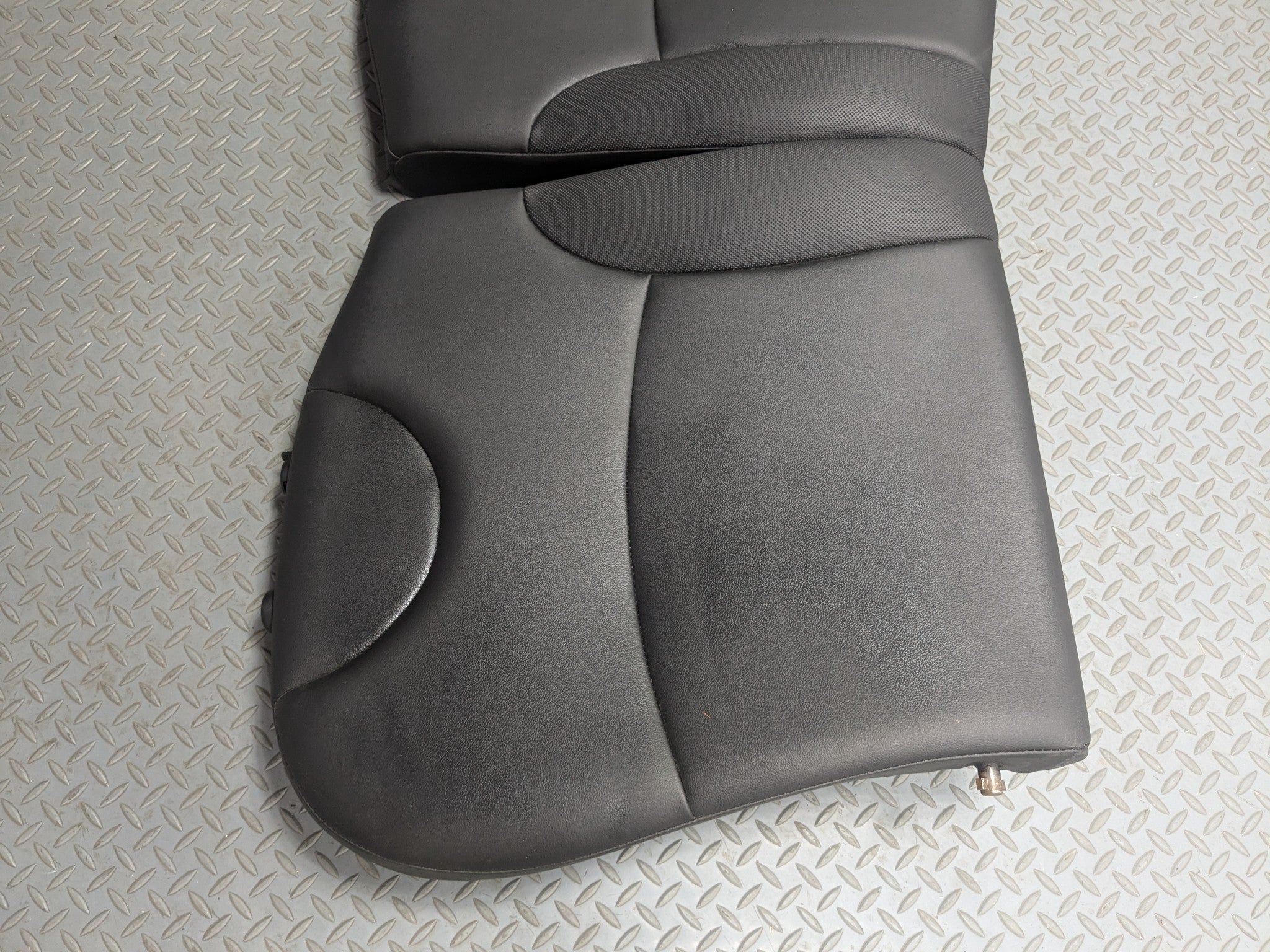 2011 - 2014 MINI COOPER CLUBMAN OEM REAR UPPER SEATS CUSHION LEATHER BLACK