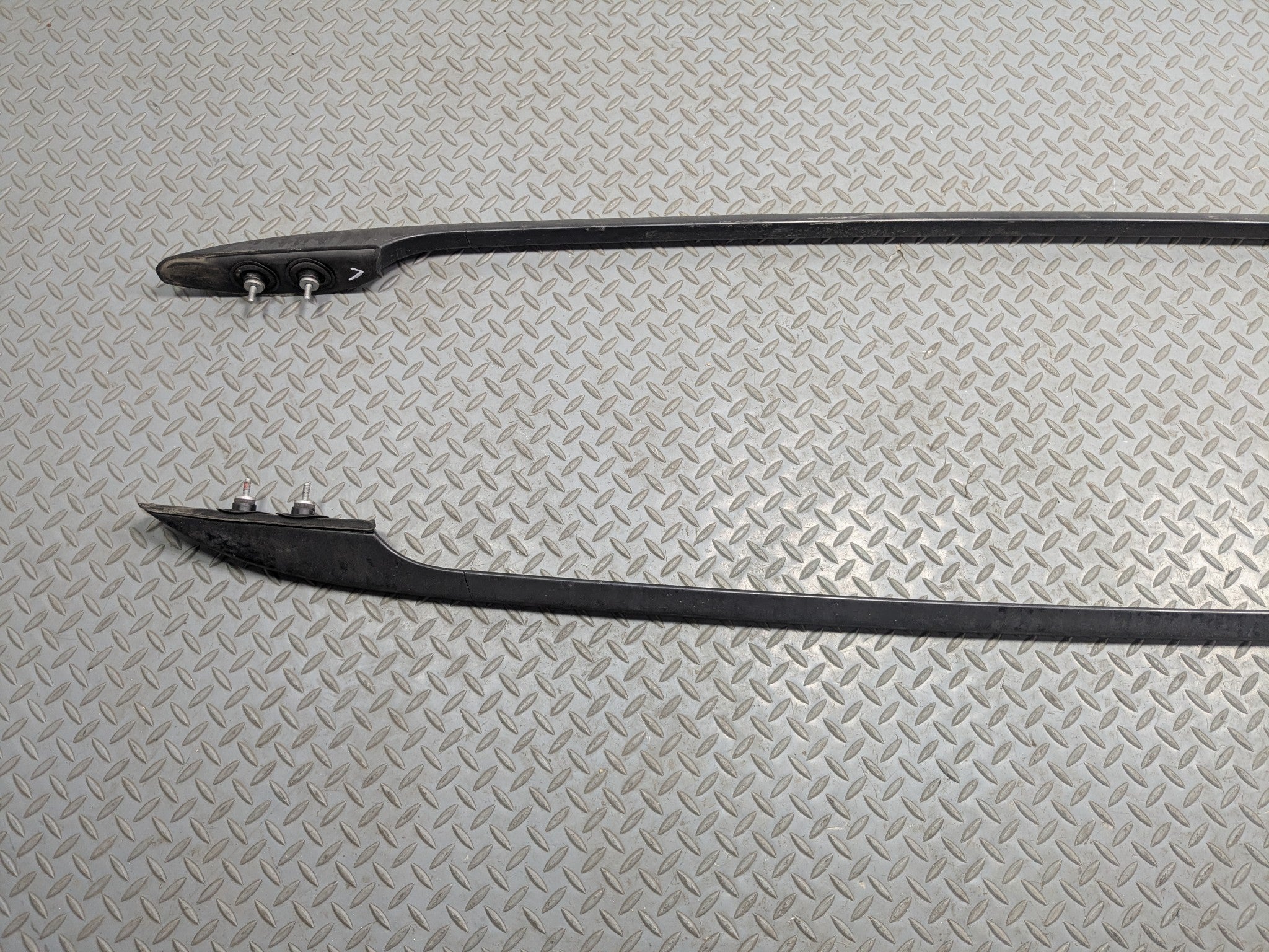2011 - 2014 MINI COOPER CLUBMAN OEM LUGGAGE CARRIER SIDE ROOF RAIL BAR ASSEMBLY