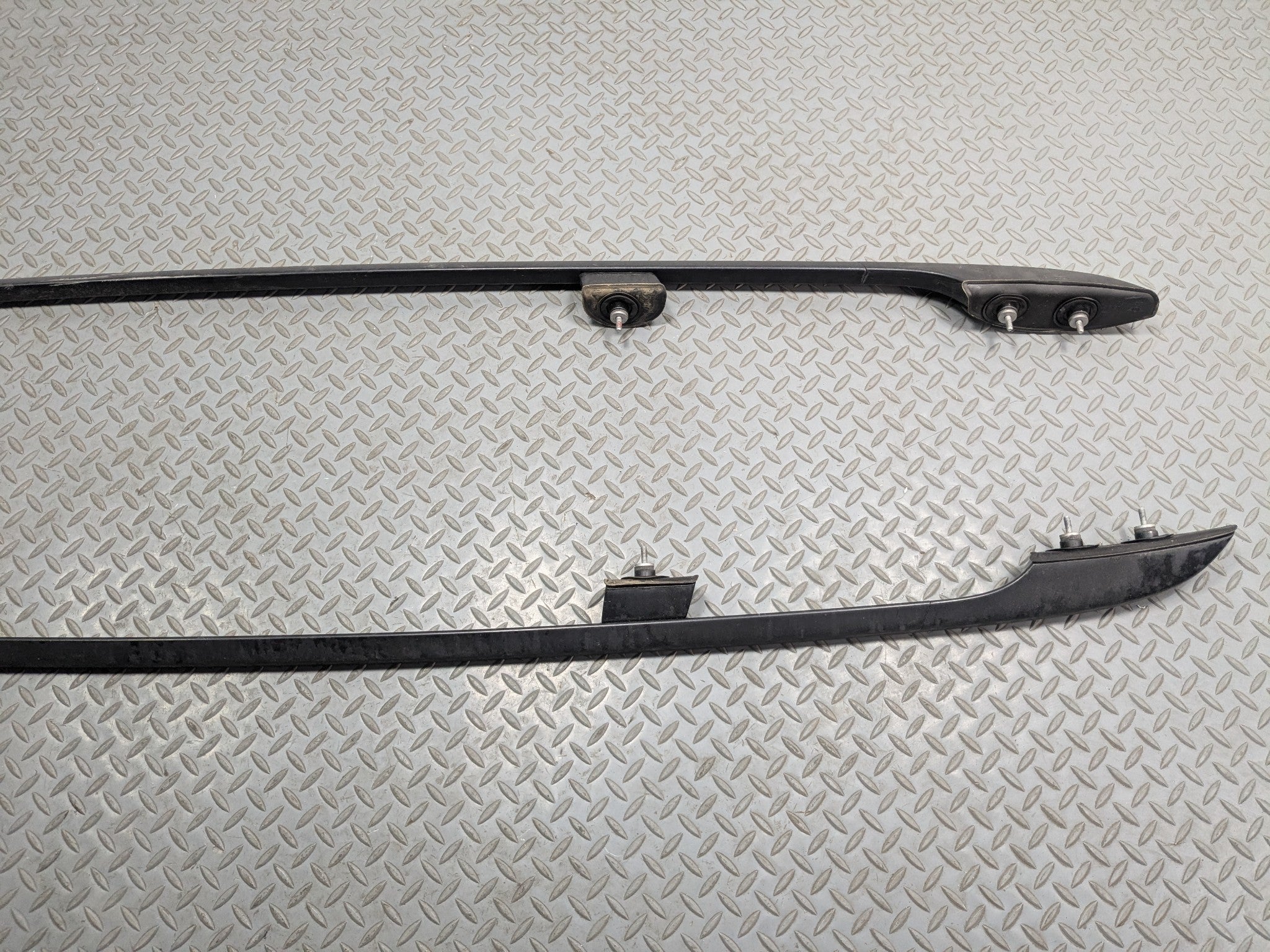 2011 - 2014 MINI COOPER CLUBMAN OEM LUGGAGE CARRIER SIDE ROOF RAIL BAR ASSEMBLY