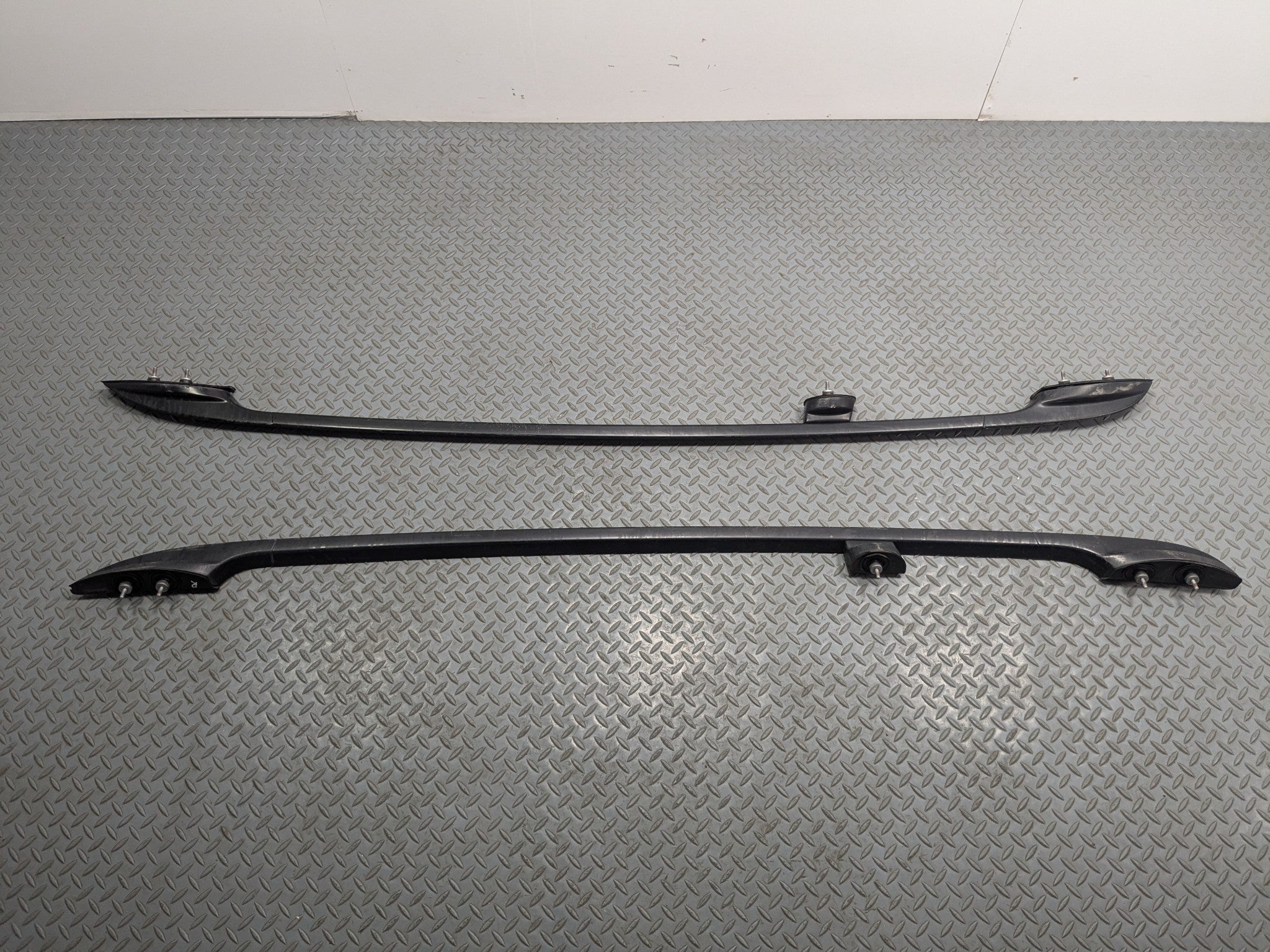 2011 - 2014 MINI COOPER CLUBMAN OEM LUGGAGE CARRIER SIDE ROOF RAIL BAR ASSEMBLY