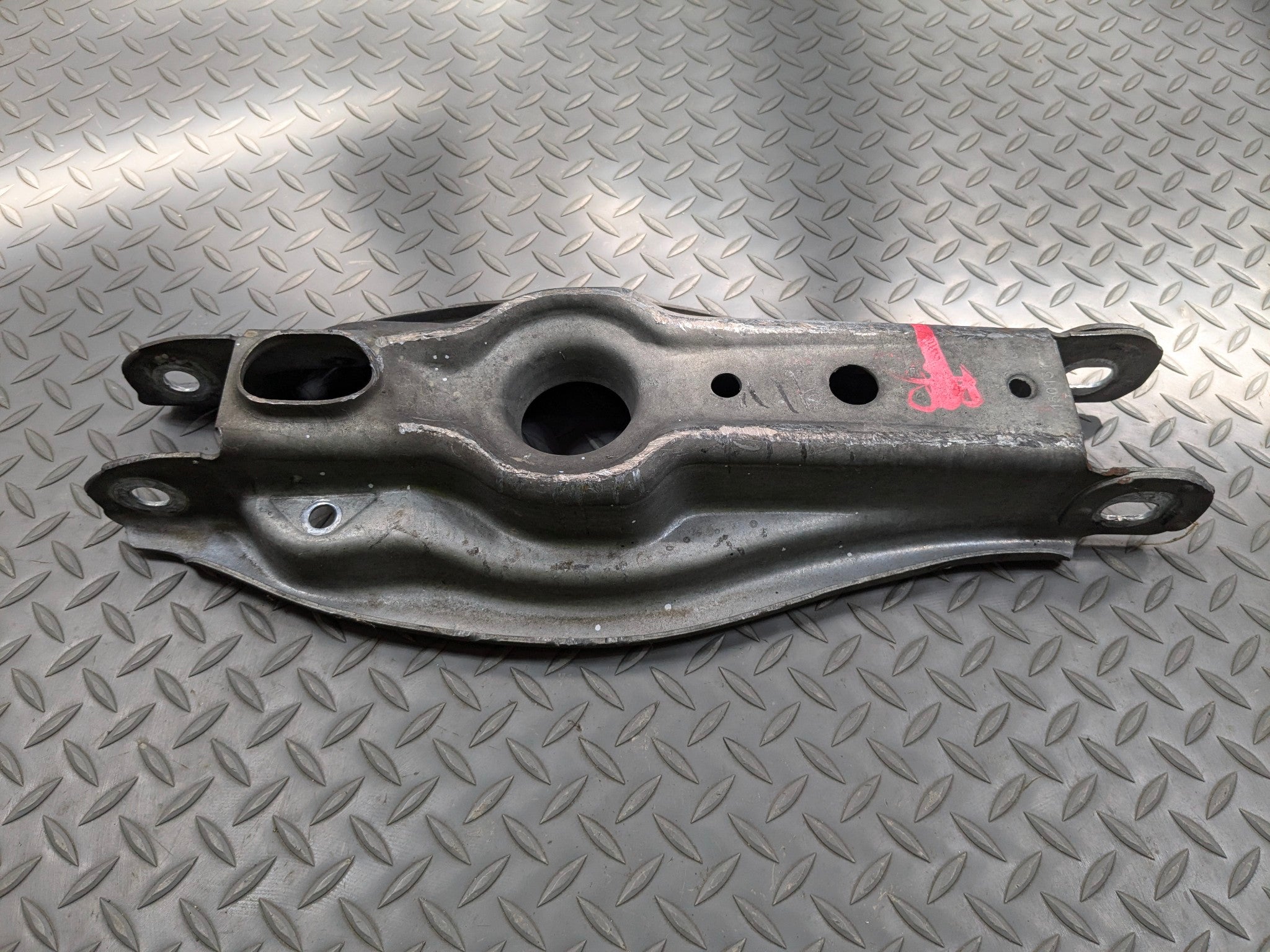 2013 - 2015 BMW X1 OEM LOWER SPRING PERCH CONTROL ARM REAR RIGHT PASSENGER SIDE