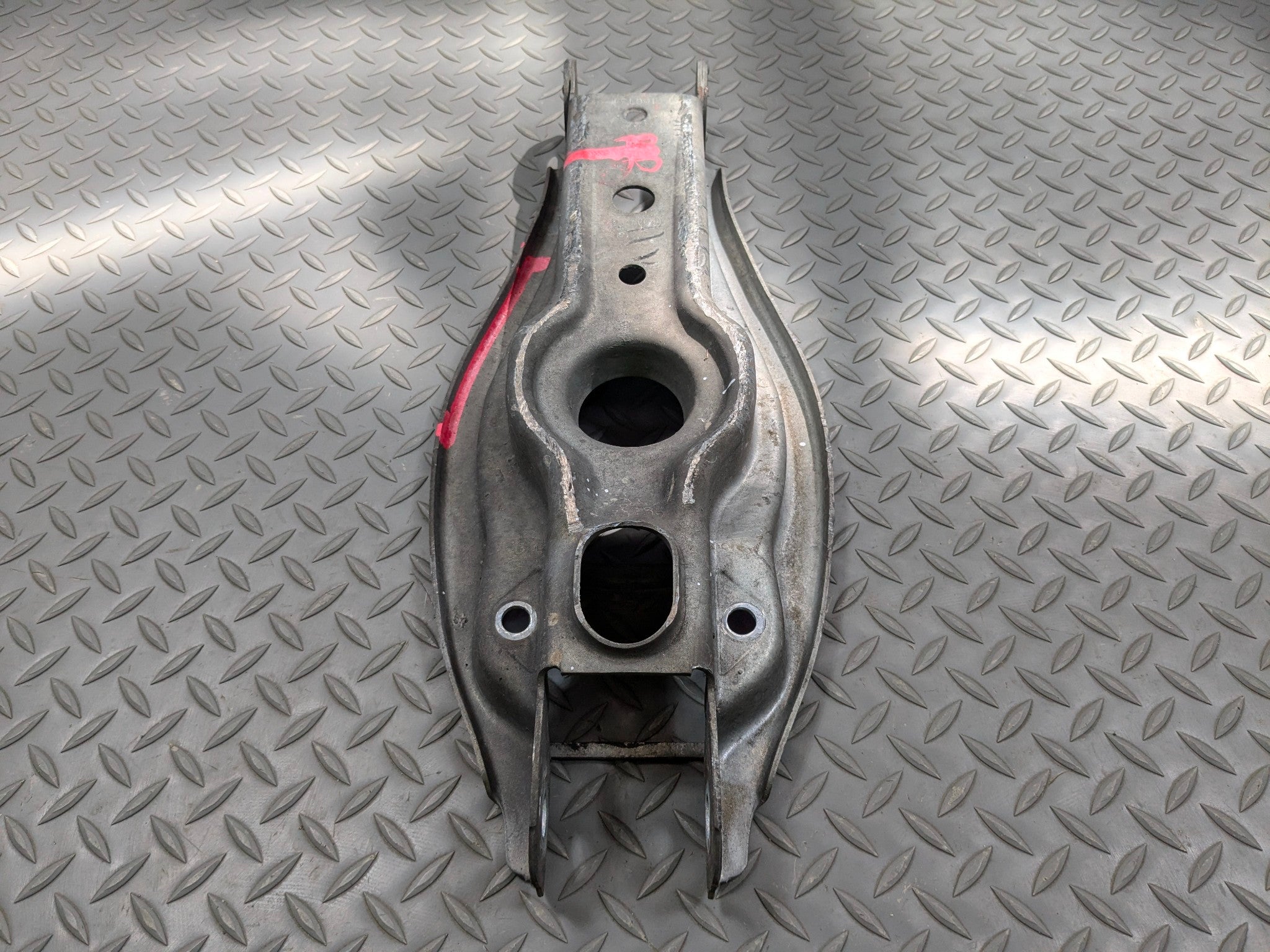 2013 - 2015 BMW X1 OEM LOWER SPRING PERCH CONTROL ARM REAR RIGHT PASSENGER SIDE