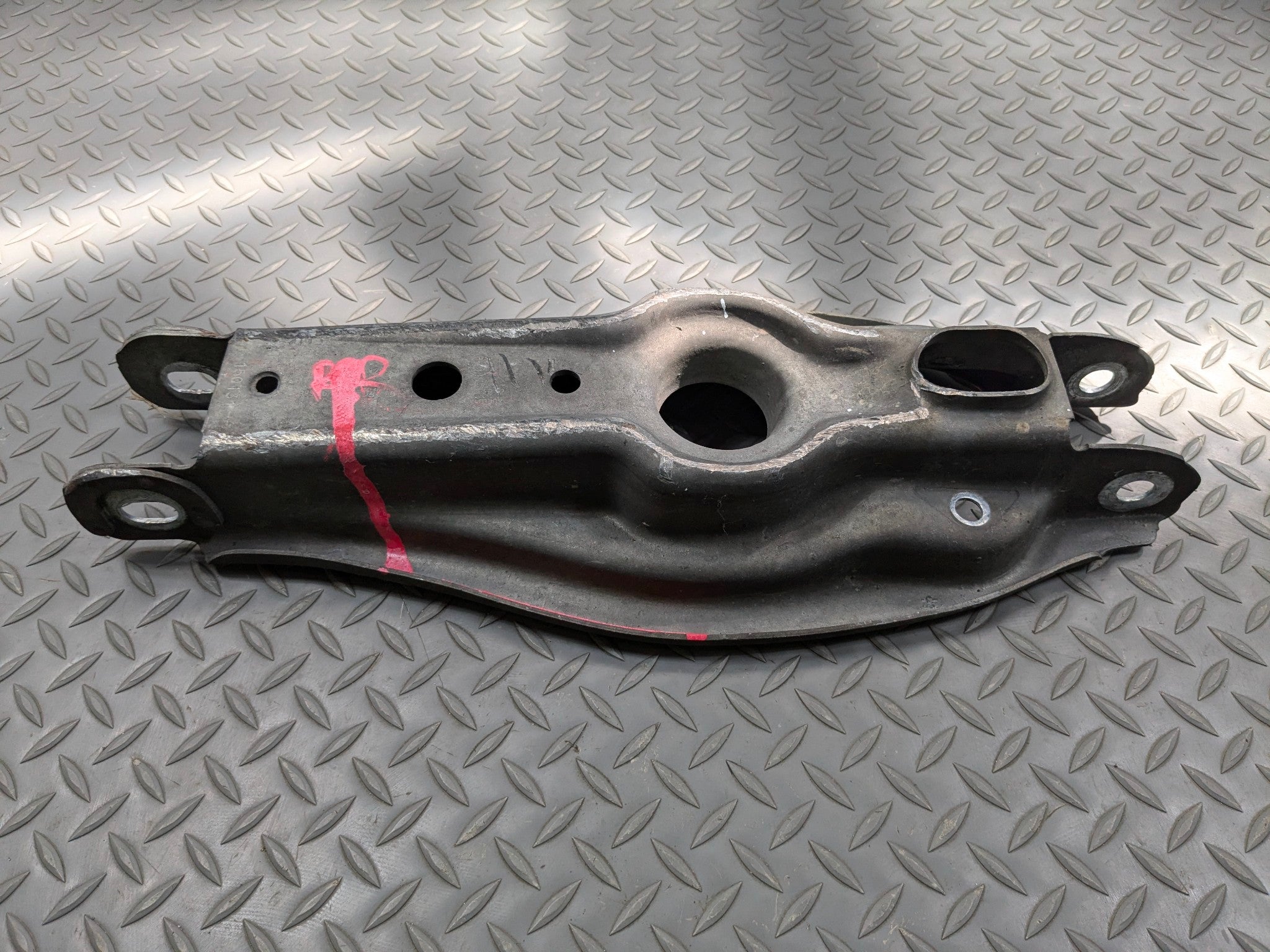 2013 - 2015 BMW X1 OEM LOWER SPRING PERCH CONTROL ARM REAR RIGHT PASSENGER SIDE