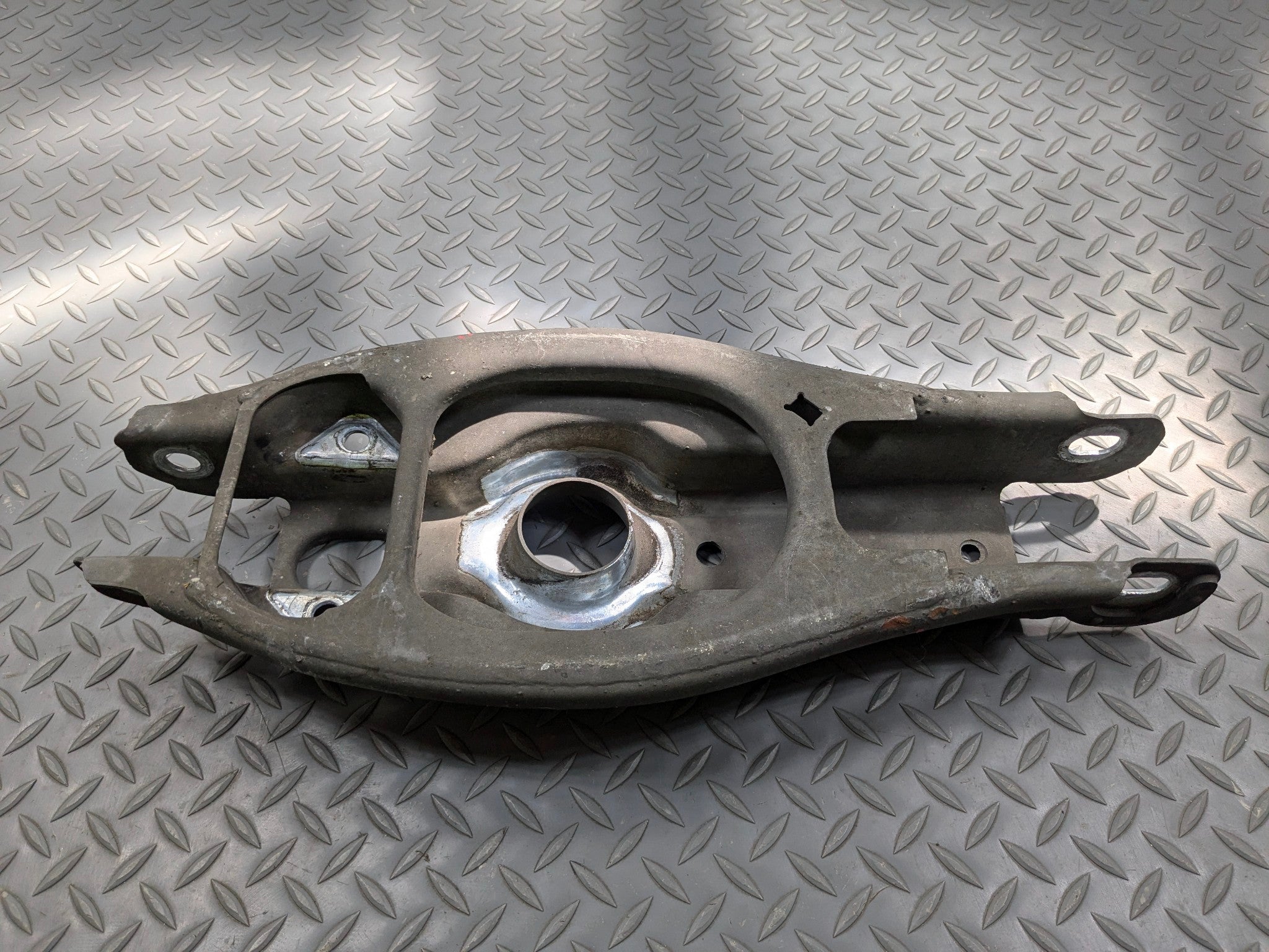 2013 - 2015 BMW X1 OEM LOWER SPRING PERCH CONTROL ARM REAR RIGHT PASSENGER SIDE