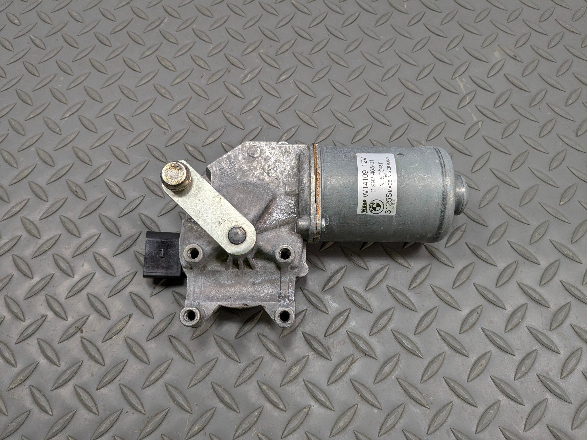 2013 - 2015 BMW X1 OEM WIPER MOTOR FRONT WINDSHIELD WASHER WITHOUT LINKAGE