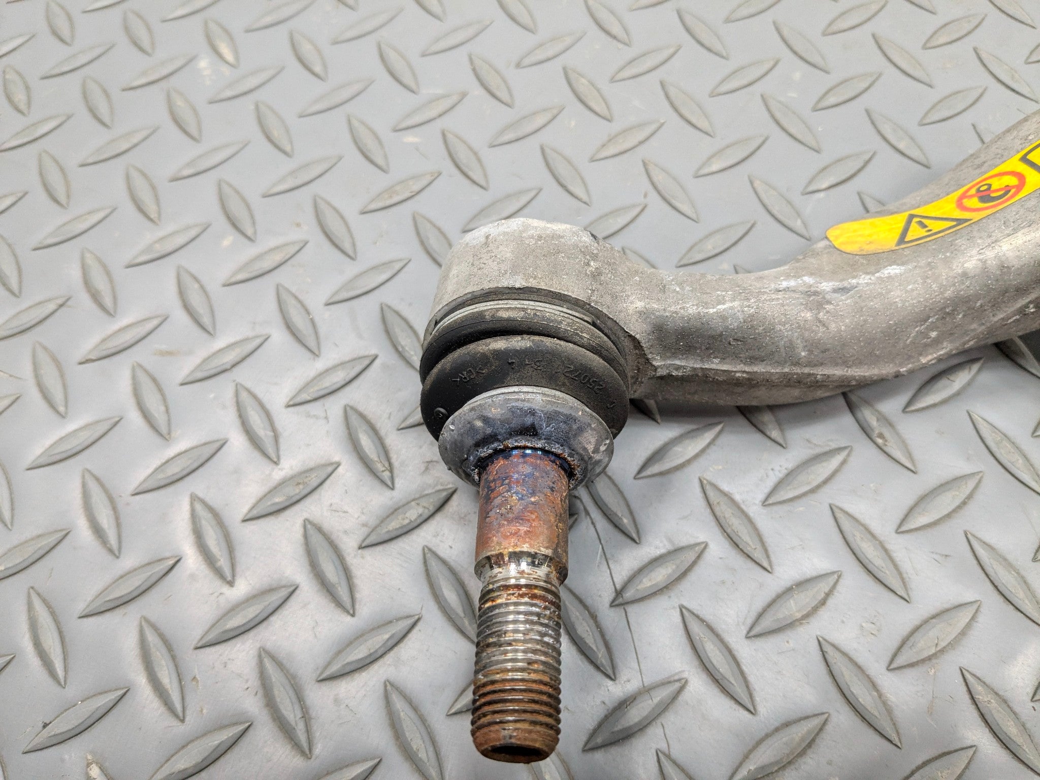 2013 - 2015 BMW X1 OEM LOWER FORWARD CONTROL ARM RWD FRONT RIGHT PASSENGER SIDE