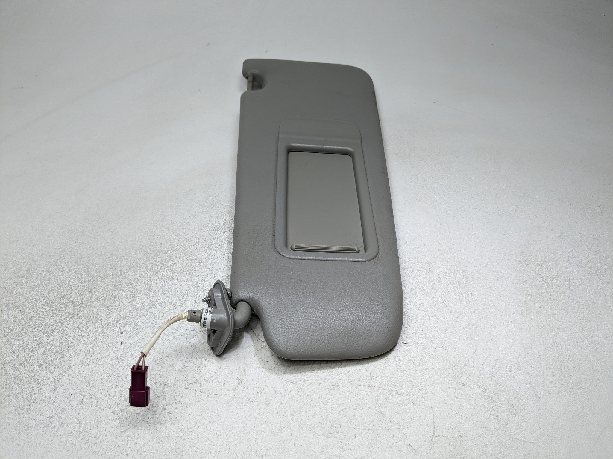 2013 - 2015 BMW X1 OEM SUN VISOR INTERIOR UPPER ROOF FRONT LEFT DRIVER SIDE