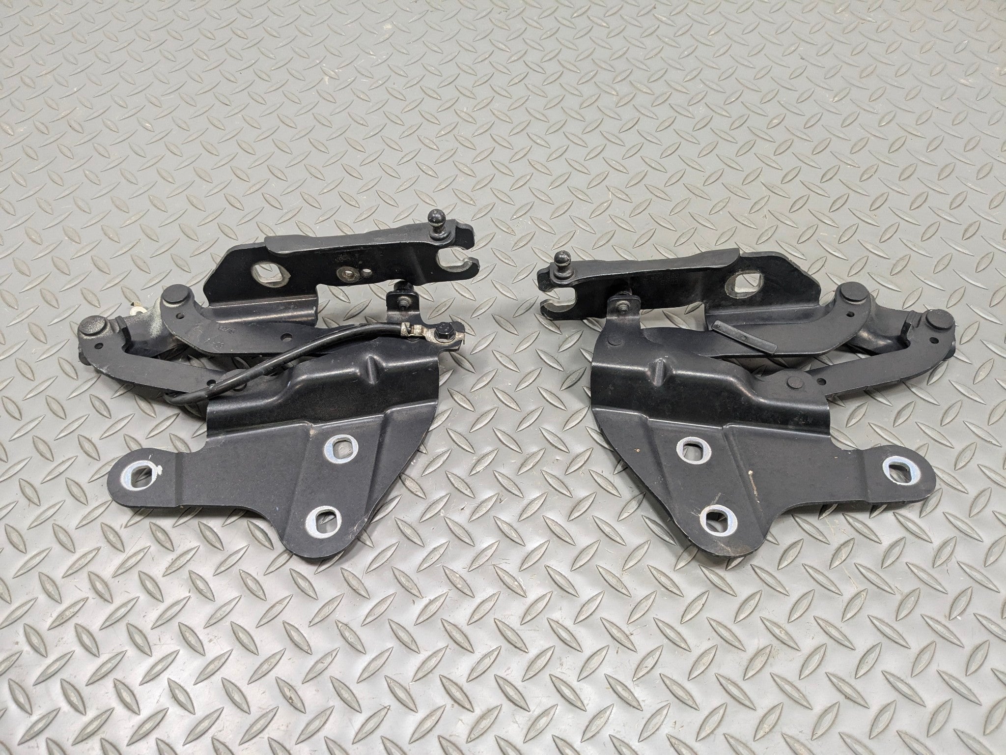 2013 - 2015 BMW X1 OEM HOOD HINGE SUPPORT BRACKET FRONT LEFT AND RIGHT SIDE