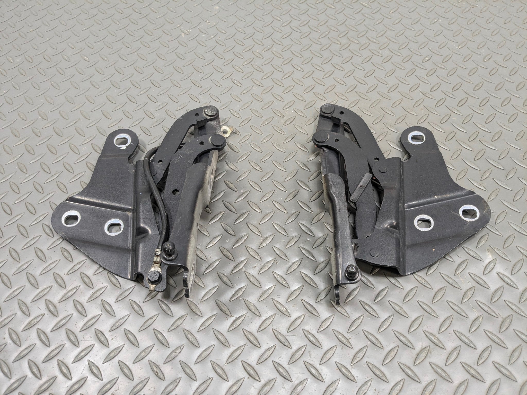 2013 - 2015 BMW X1 OEM HOOD HINGE SUPPORT BRACKET FRONT LEFT AND RIGHT SIDE