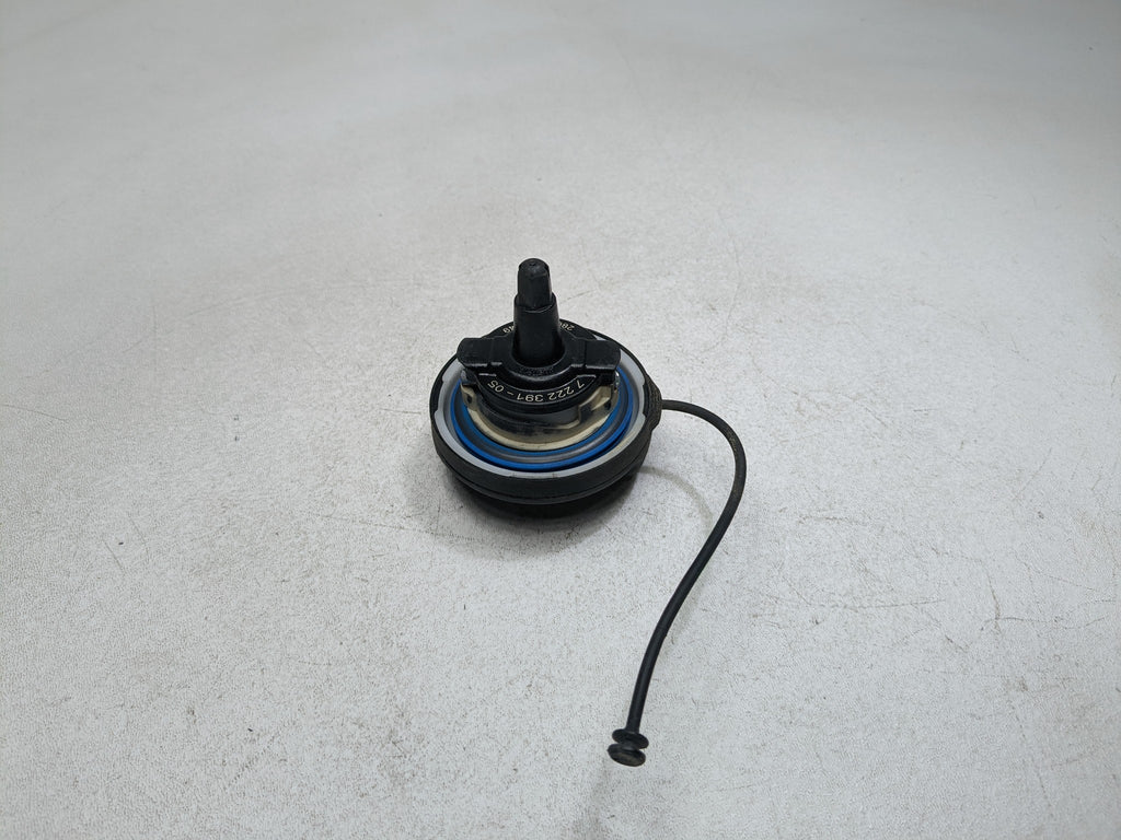 2013 - 2015 BMW X1 OEM FUEL GAS TANK FILLER CAP ASSEMBLY BLACK