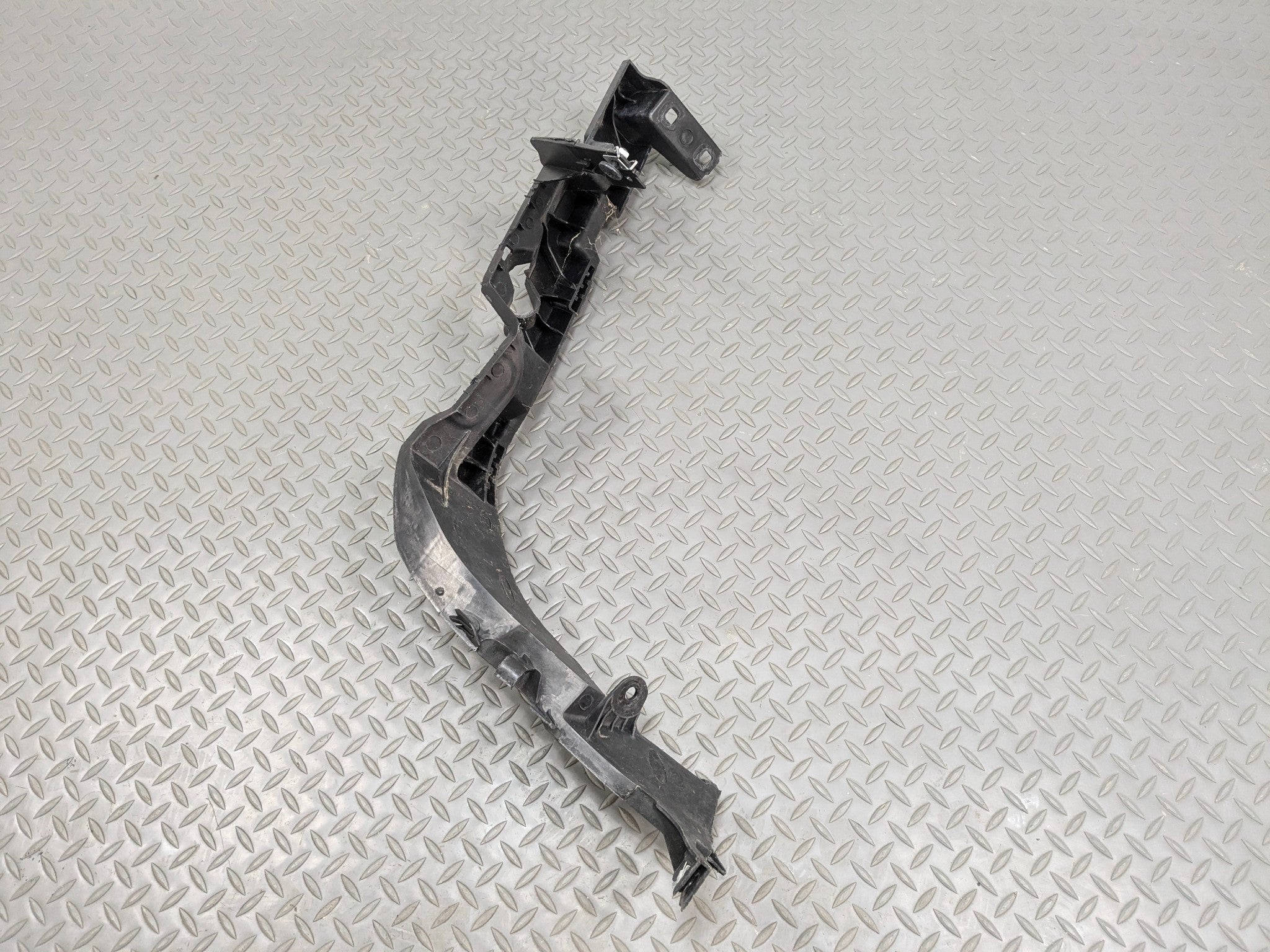 2013 - 2015 BMW X1 OEM HEADLIGHT MOUNTING BRACKET RIGHT PASSENGER SIDE