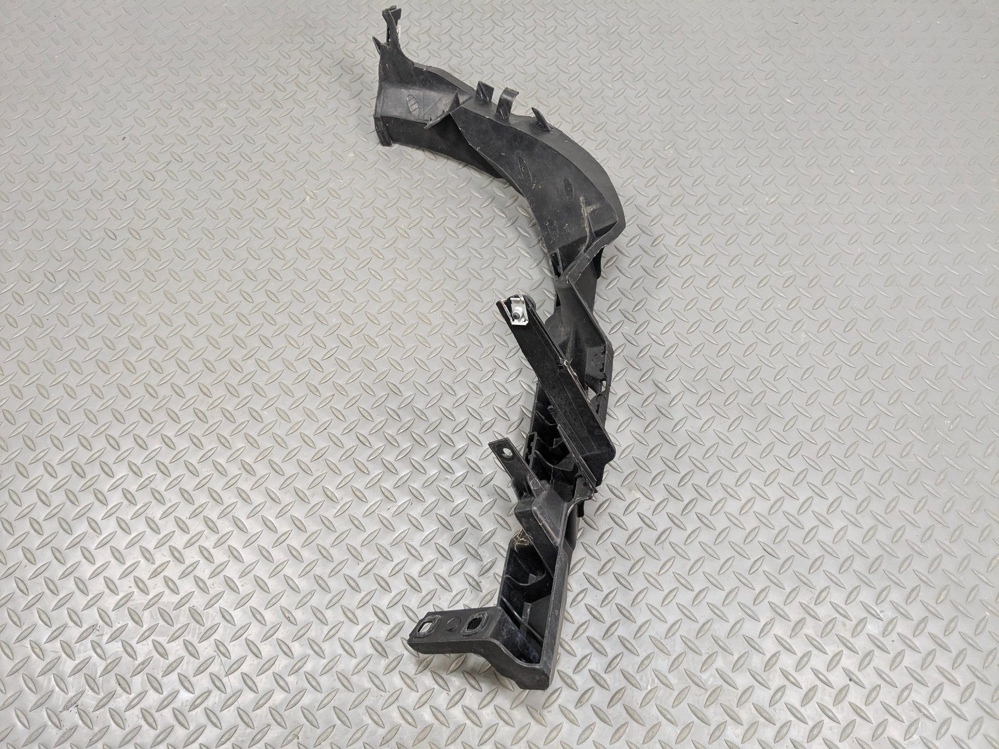 2013 - 2015 BMW X1 OEM HEADLIGHT MOUNTING BRACKET RIGHT PASSENGER SIDE
