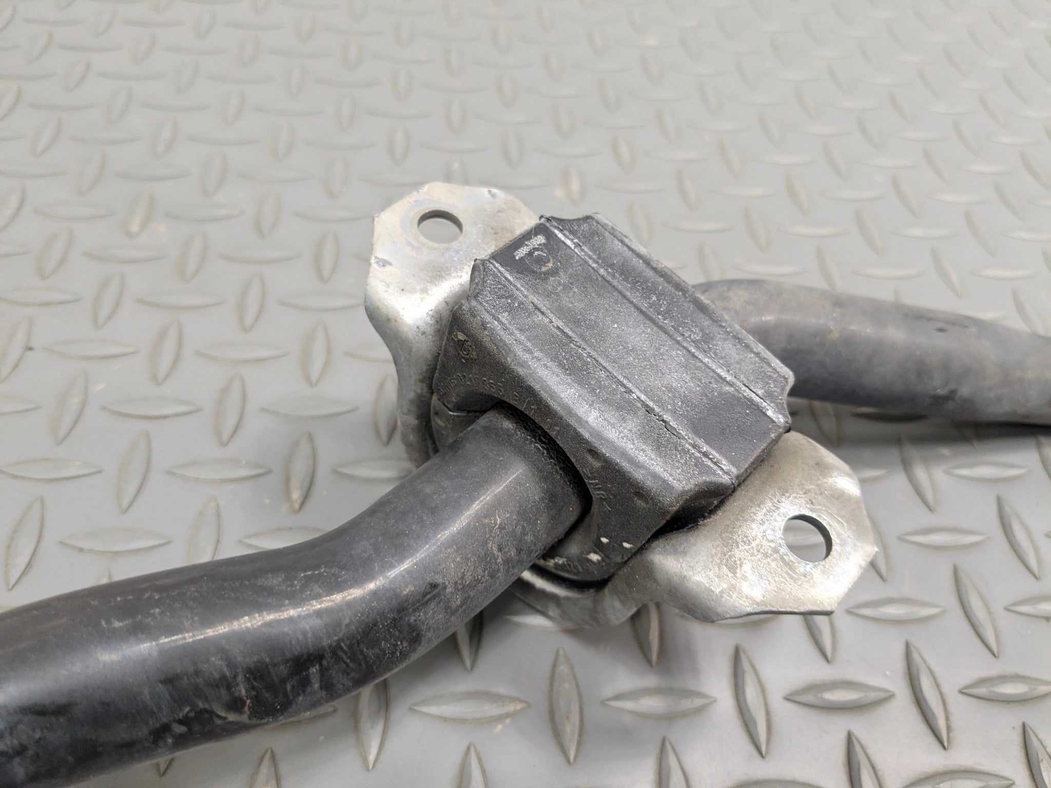 2013 - 2015 BMW X1 OEM SUSPENSION ANTI ROLL STABILIZER SWAY BAR FRONT SIDE