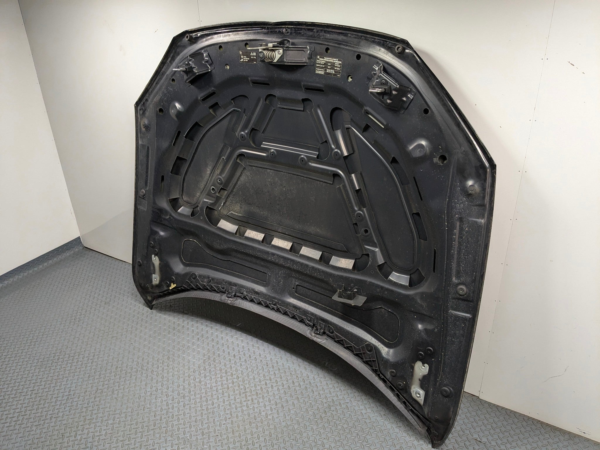 2013 - 2015 BMW X1 OEM FRONT HOOD BONNET SHELL PANEL BLACK