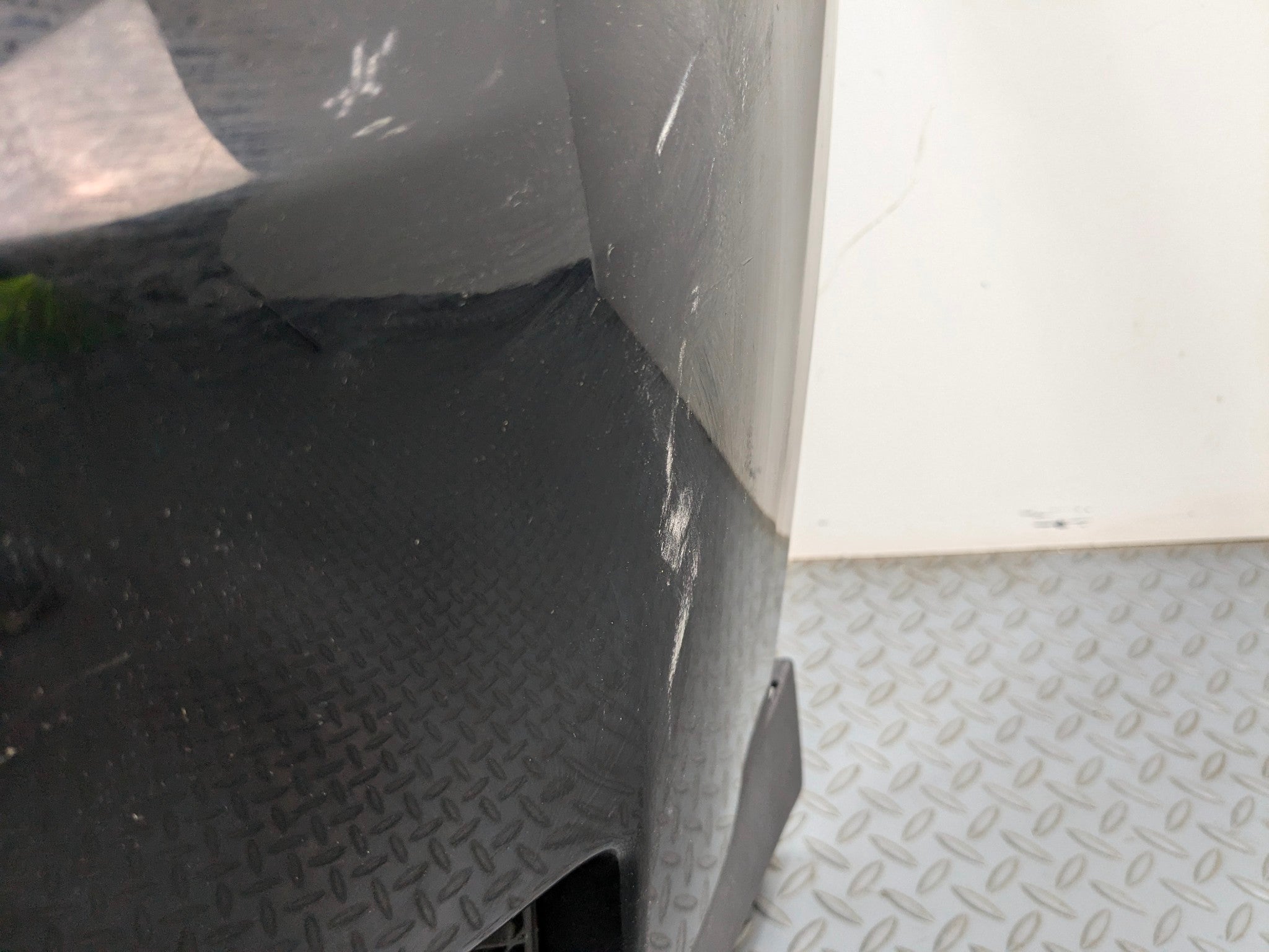 2013 - 2015 BMW X1 OEM FRONT BUMPER COVER PANEL ASSEMBLY BLACK