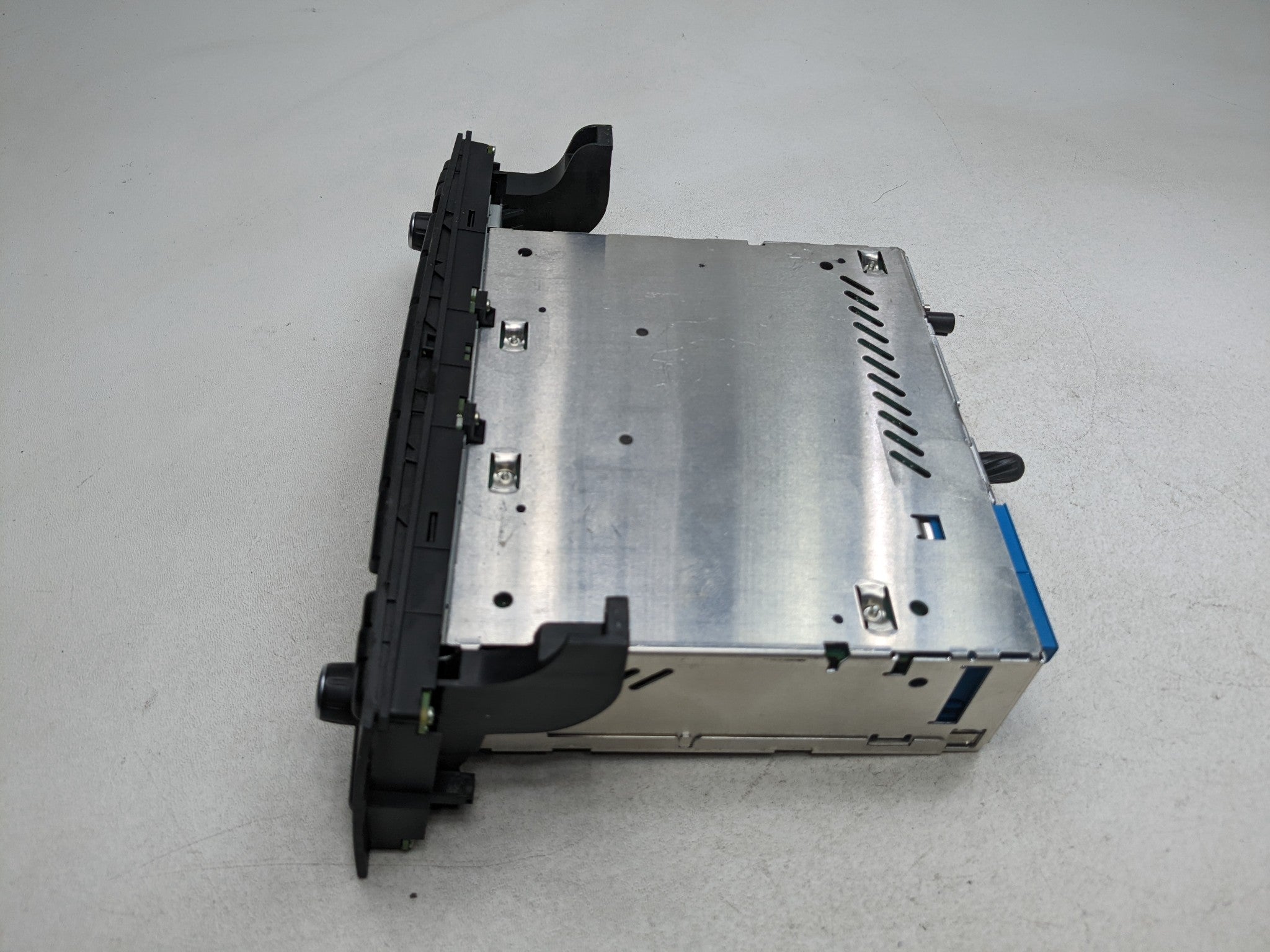 2013 - 2015 BMW X1 OEM NAVIGATION SYSTEM GPS AM FM RADIO SIRIUS CD PLAYER UNIT