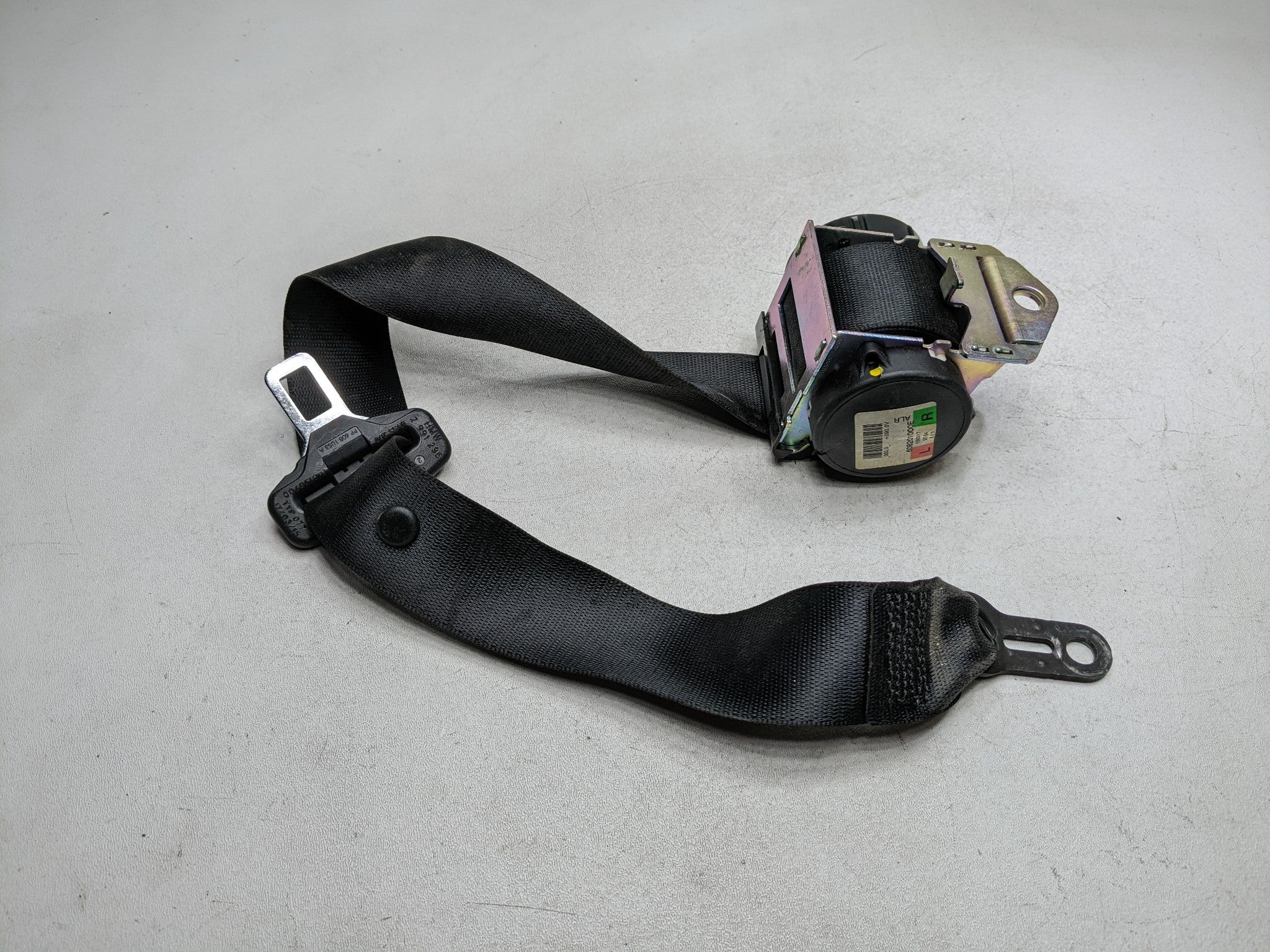 2013 - 2015 BMW X1 OEM SEAT BELT RETRACTOR ASSEMBLY REAR RIGHT PASSENGER SIDE