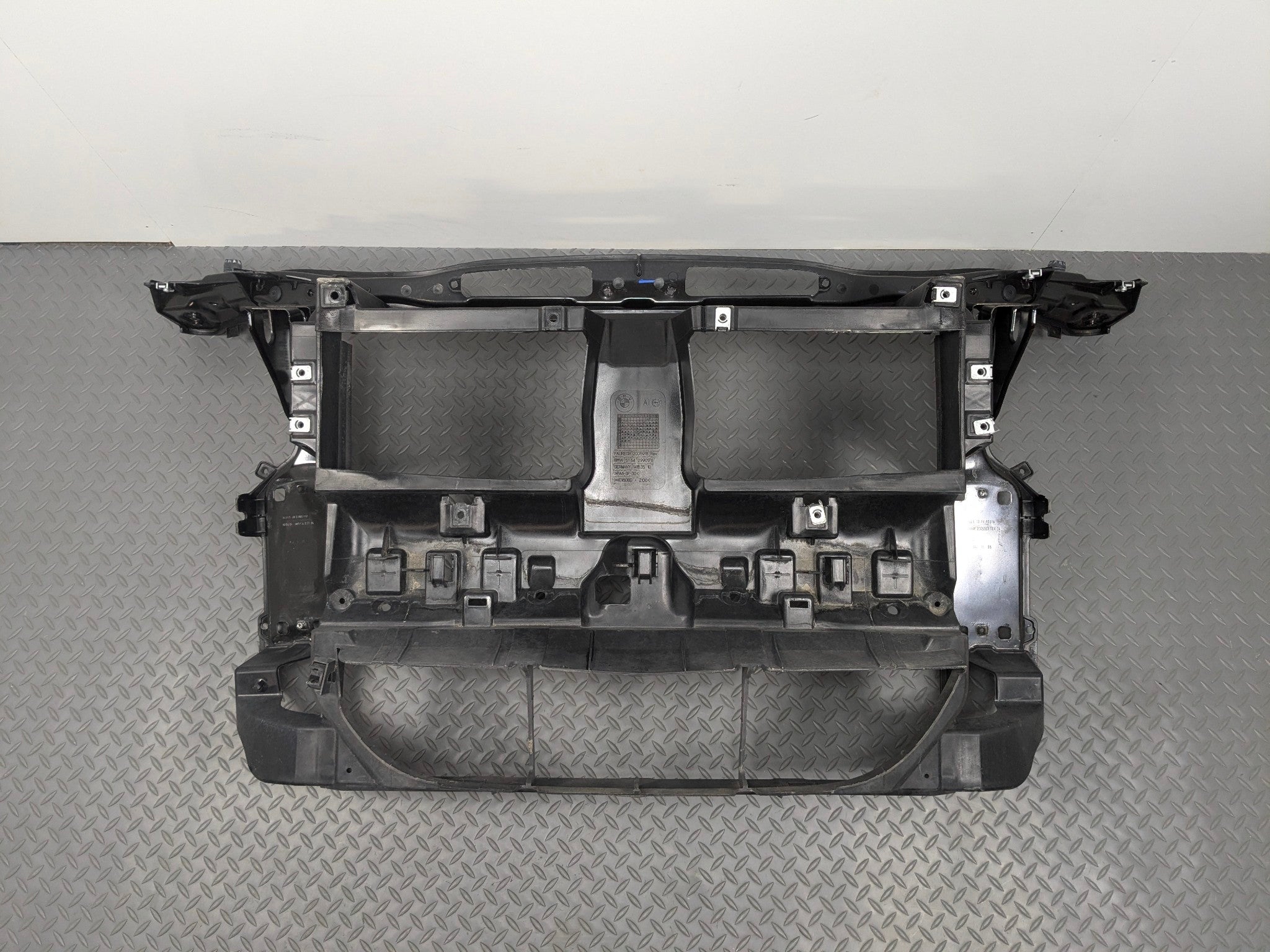 2013 - 2015 BMW X1 OEM HEADER PANEL RADIATOR CORE SUPPORT CLIP ASSEMBLY FRONT