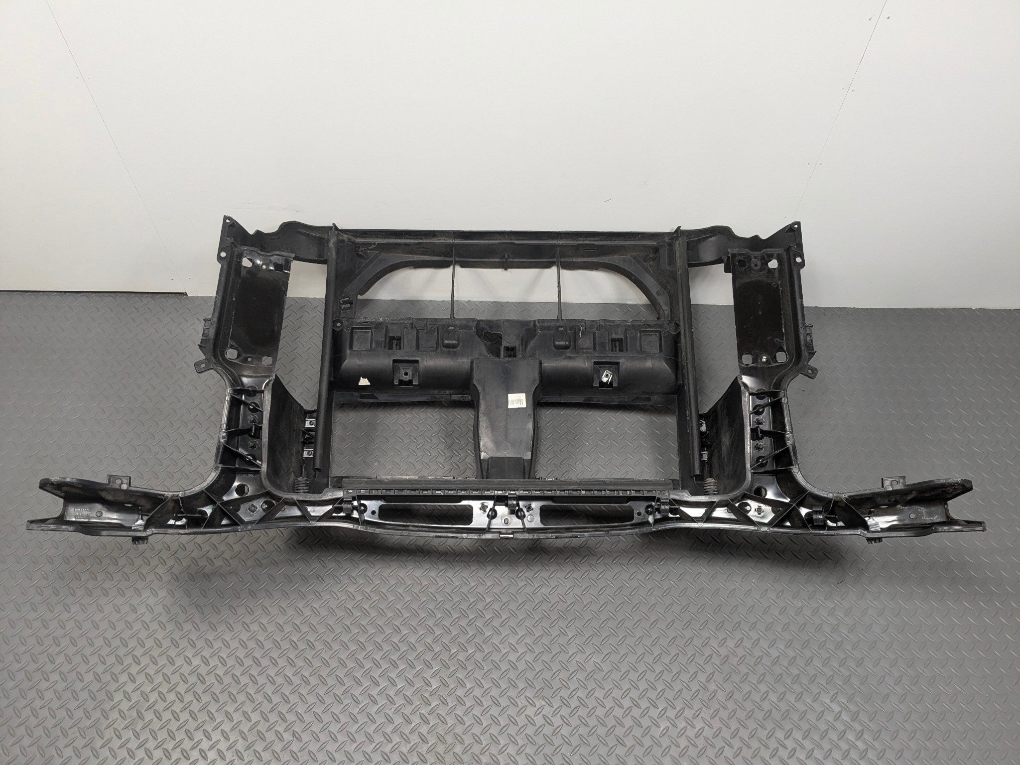 2013 - 2015 BMW X1 OEM HEADER PANEL RADIATOR CORE SUPPORT CLIP ASSEMBLY FRONT