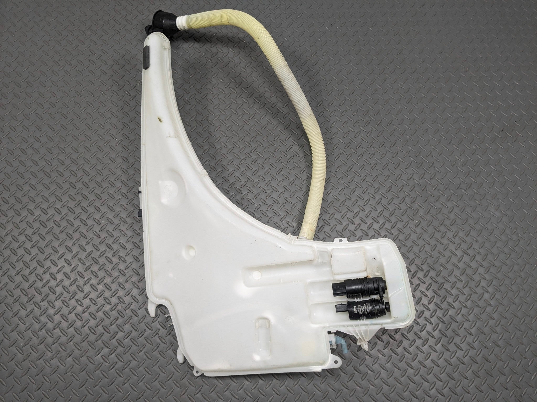 2013 - 2015 BMW X1 OEM FRONT WINDSHIELD WASHER BOTTLE FLUID RESERVOIR TANK