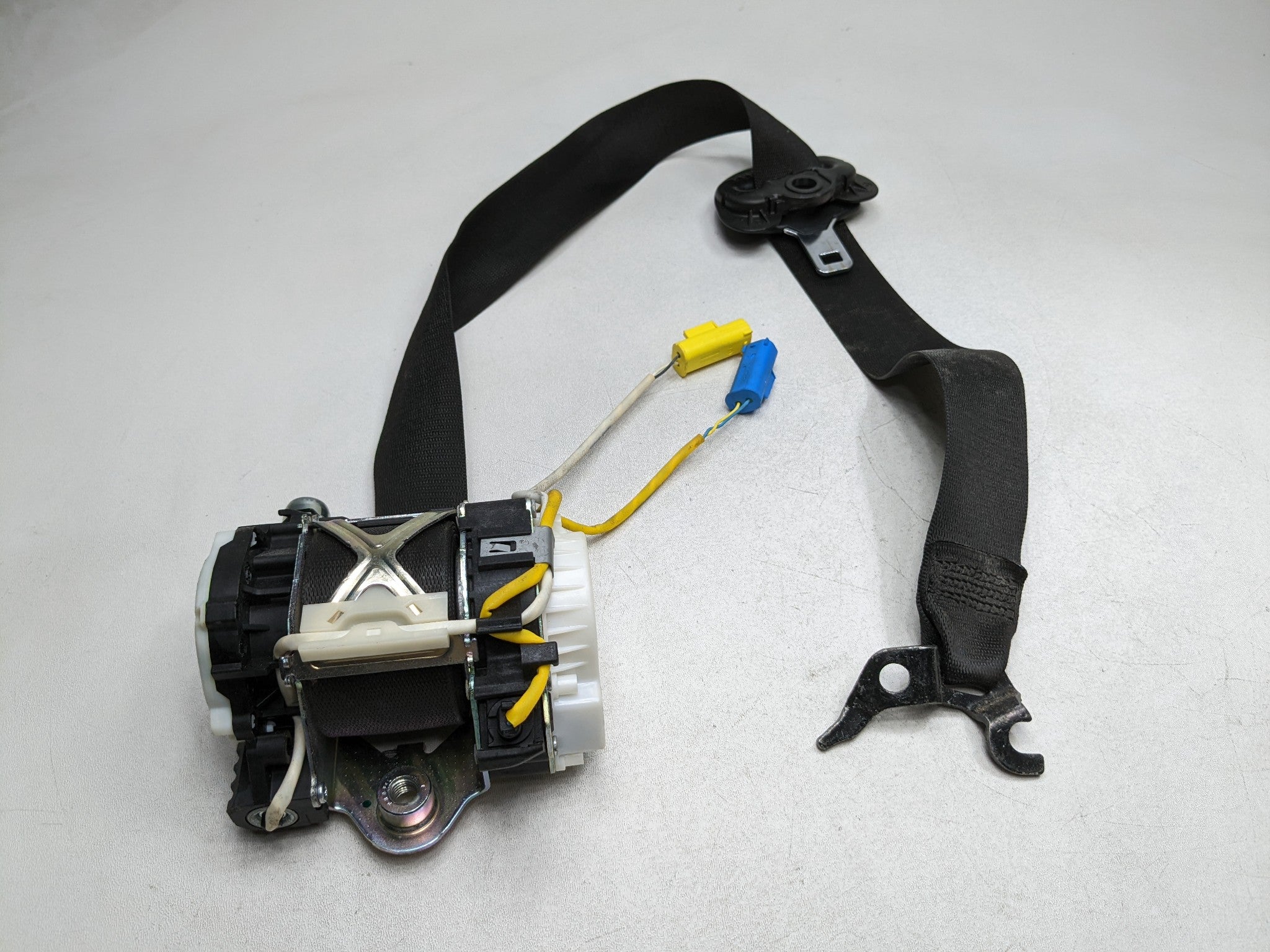 2013 - 2015 BMW X1 OEM SAFETY SEAT BELT RETRACTOR BLACK FRONT LEFT DRIVER SIDE