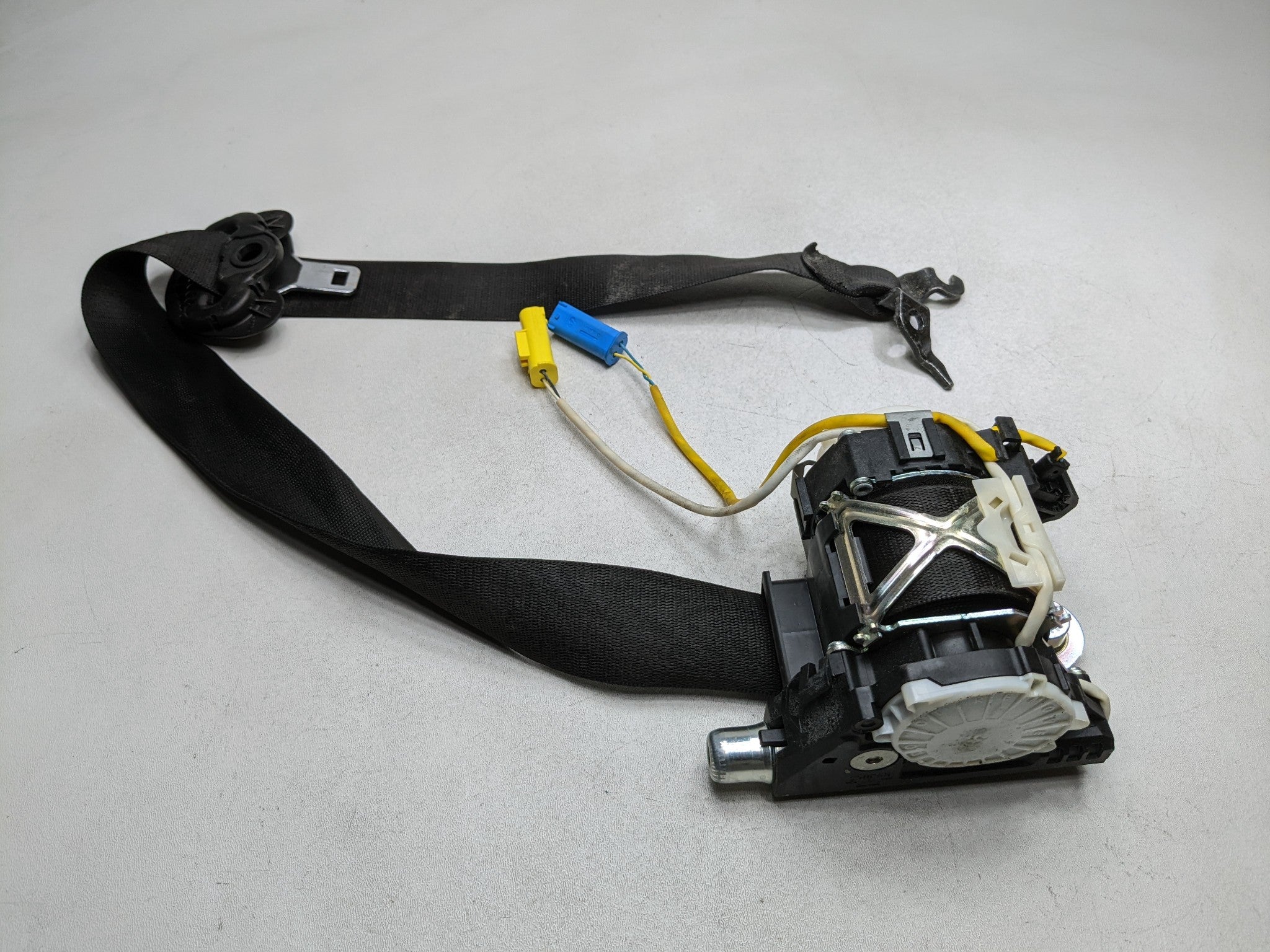 2013 - 2015 BMW X1 OEM SAFETY SEAT BELT RETRACTOR BLACK FRONT LEFT DRIVER SIDE