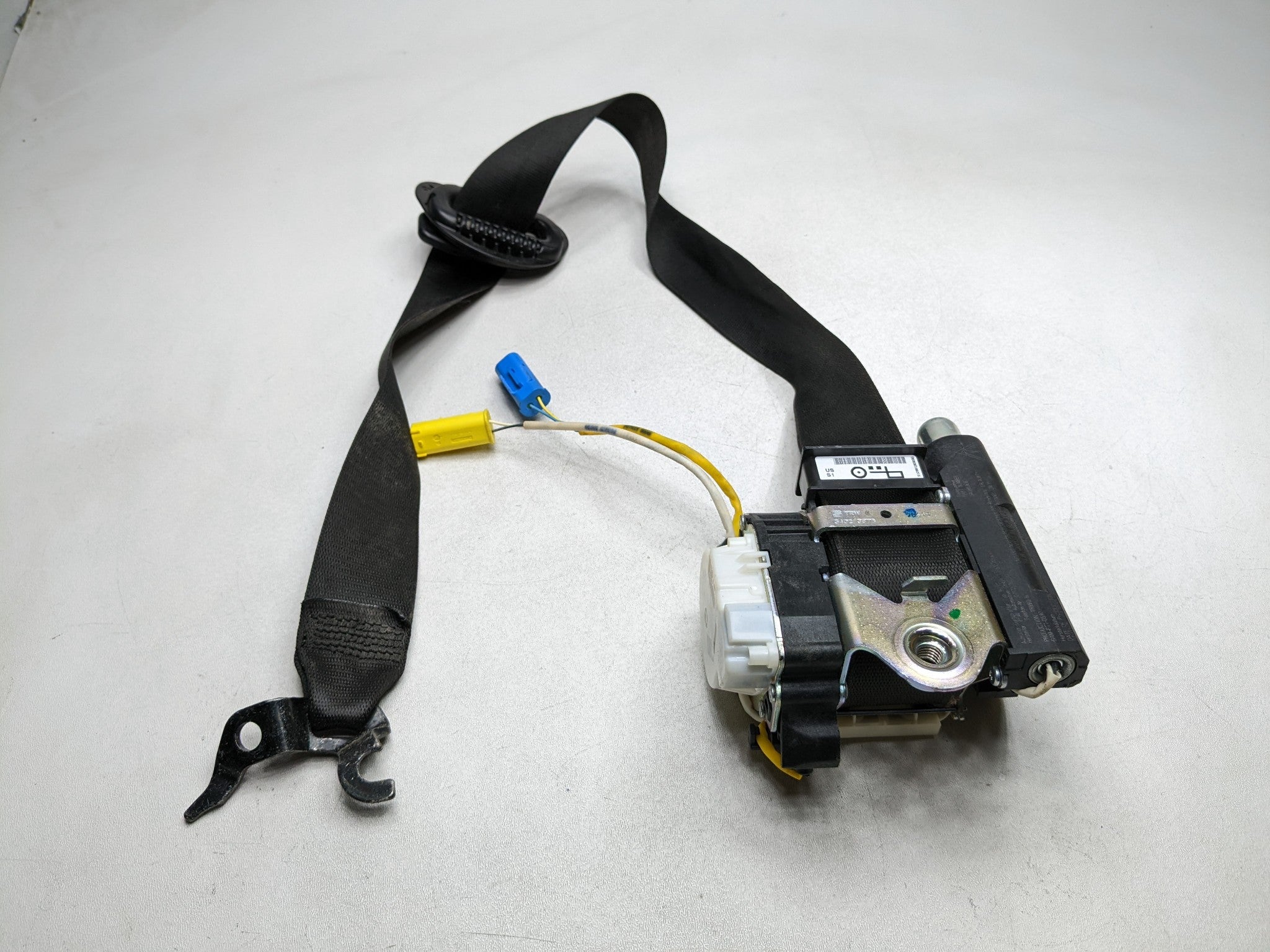 2013 - 2015 BMW X1 OEM SAFETY SEAT BELT RETRACTOR BLACK FRONT LEFT DRIVER SIDE