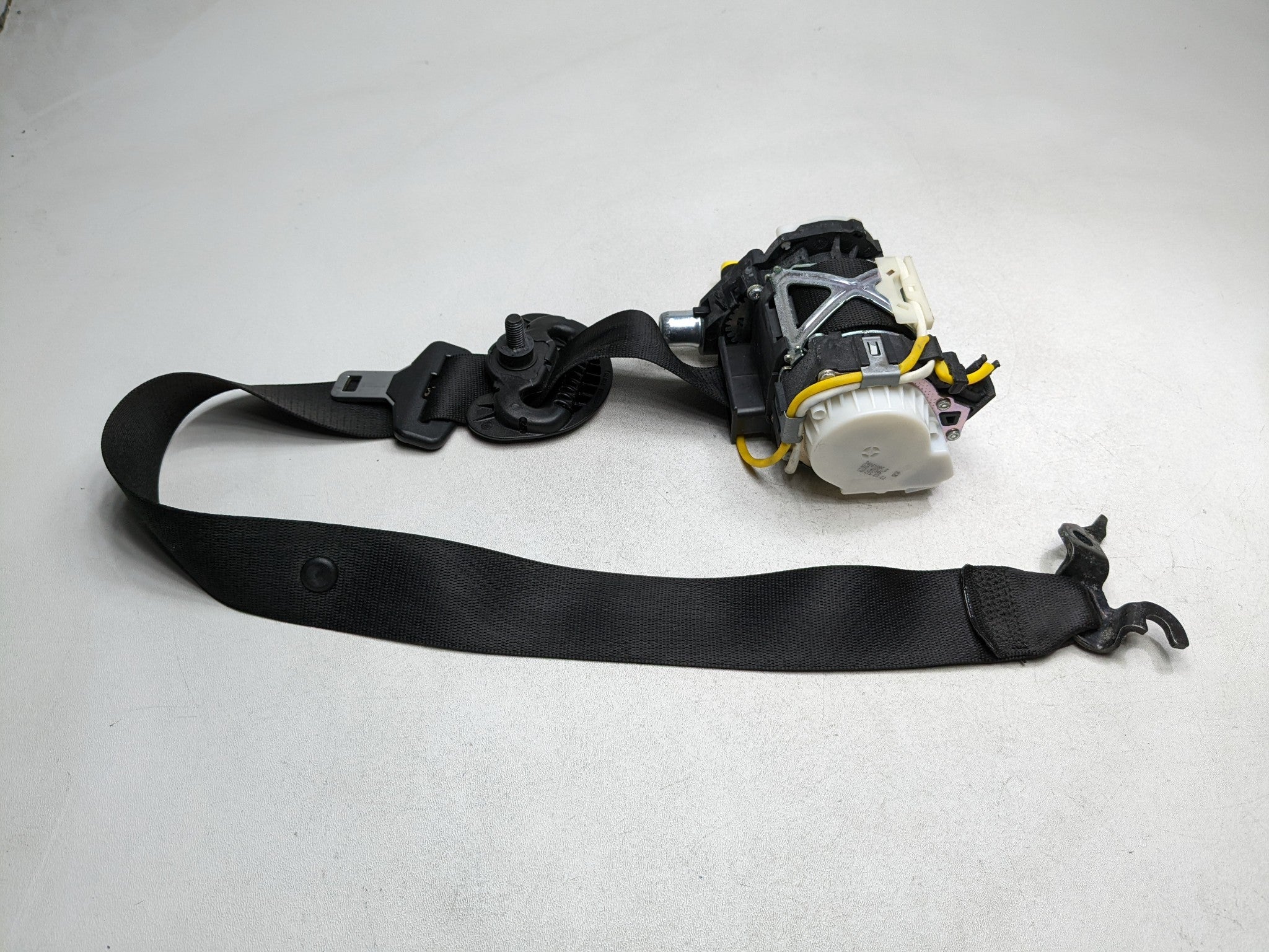 2013 - 2015 BMW X1 OEM SAFETY SEAT BELT RETRACTOR BLACK FRONT RIGHT SIDE