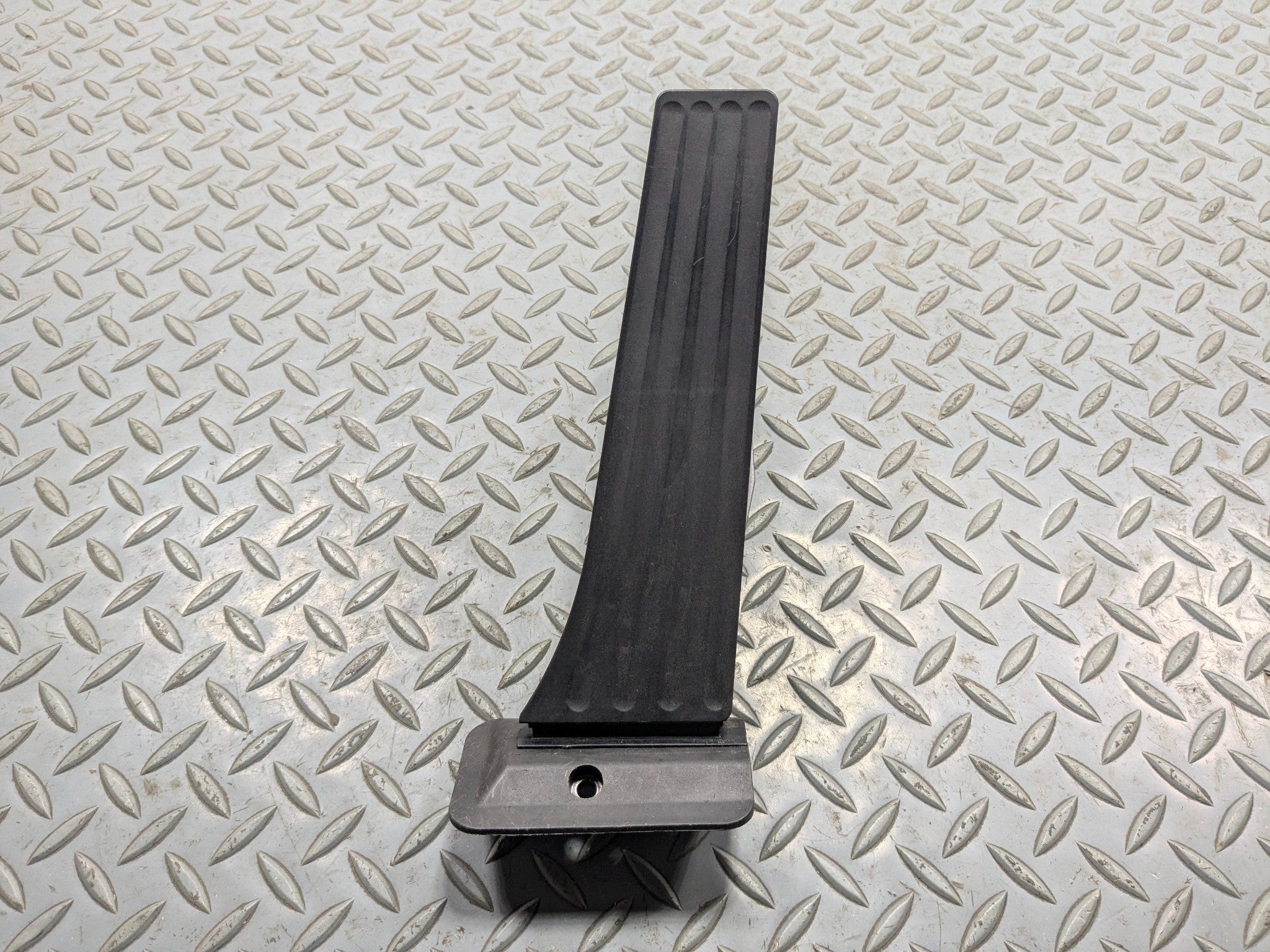 2013 - 2015 BMW X1 OEM GAS ACCELERATOR THROTTLE FOOT PEDAL SENSOR ASSEMBLY