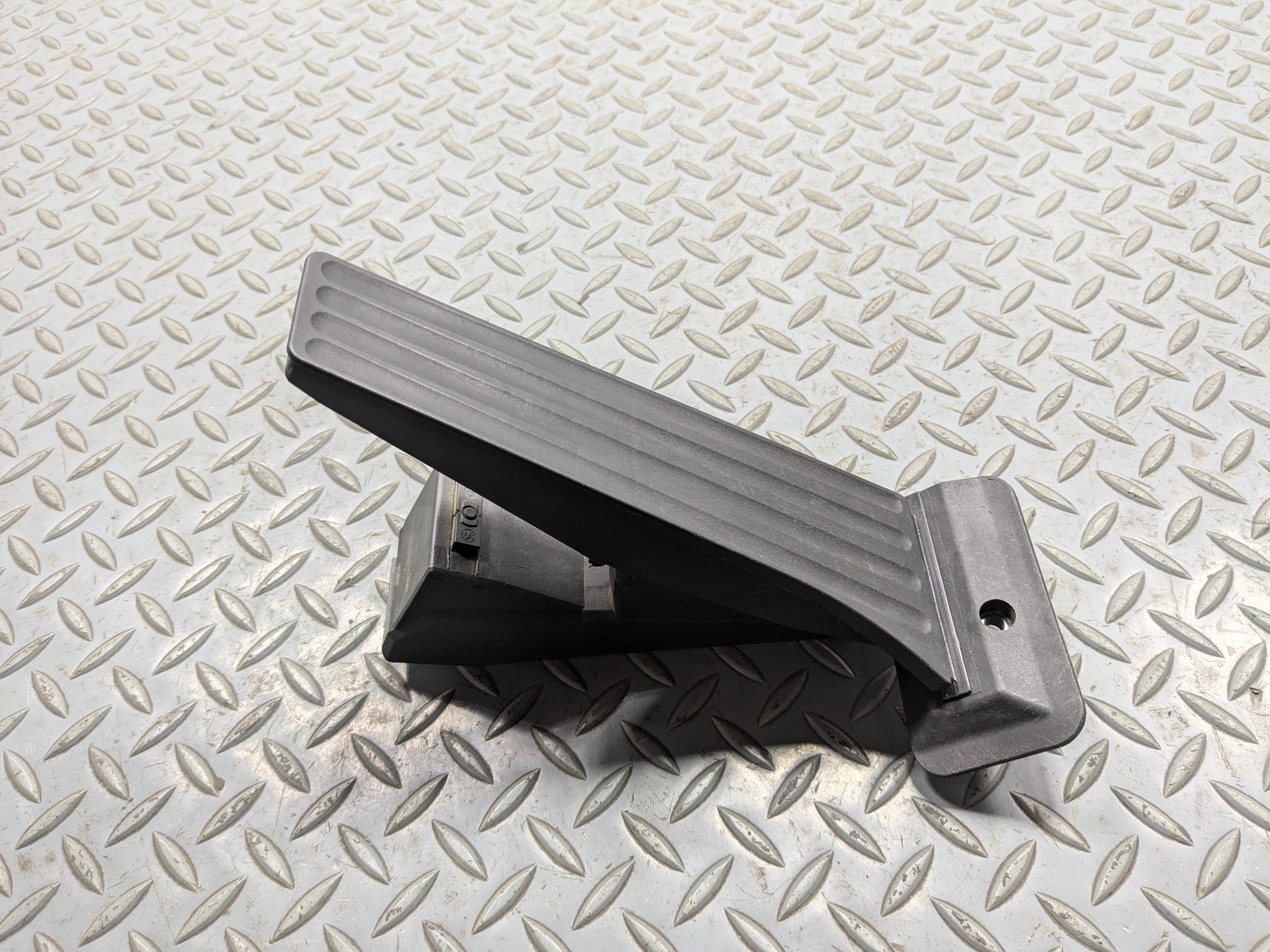 2013 - 2015 BMW X1 OEM GAS ACCELERATOR THROTTLE FOOT PEDAL SENSOR ASSEMBLY