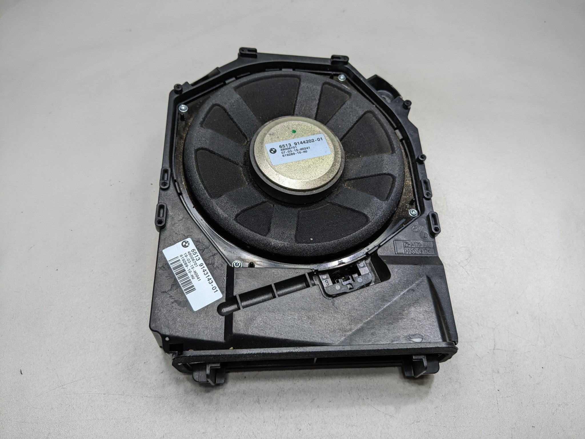 2013 - 2015 BMW X1 OEM AUDIO BASE SUBWOOFER SPEAKER FRONT LEFT DRIVER SIDE