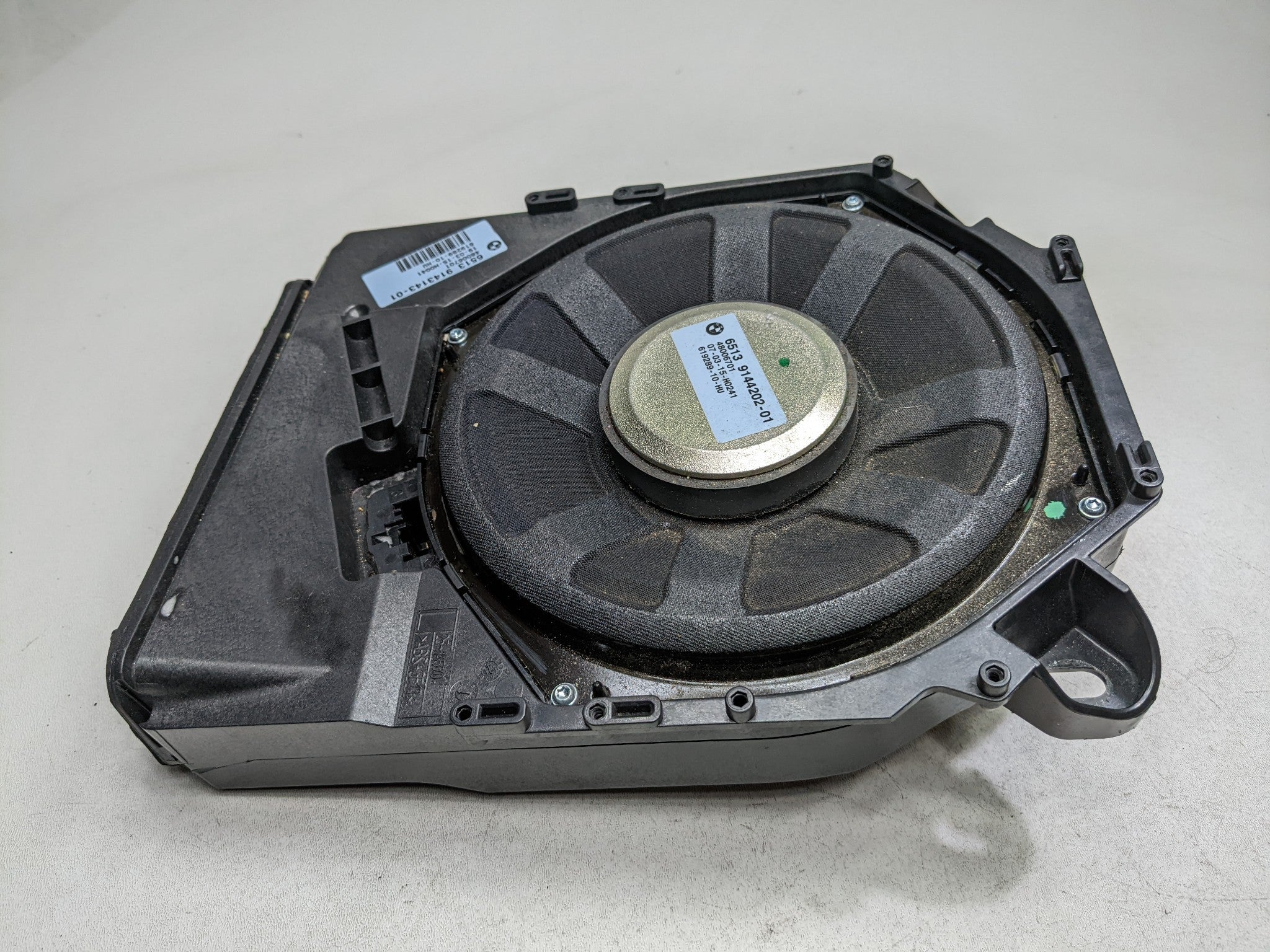 2013 - 2015 BMW X1 OEM AUDIO BASE SUBWOOFER SPEAKER FRONT LEFT DRIVER SIDE