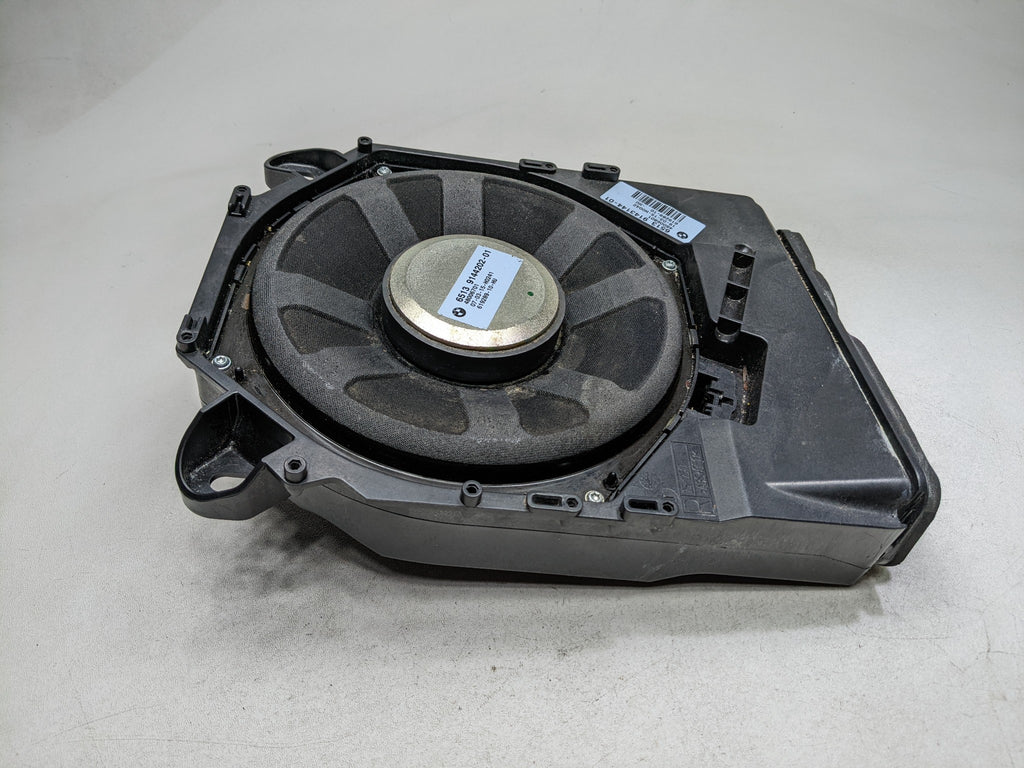 2013 - 2015 BMW X1 OEM AUDIO BASE SUBWOOFER SPEAKER FRONT RIGHT PASSENGER SIDE
