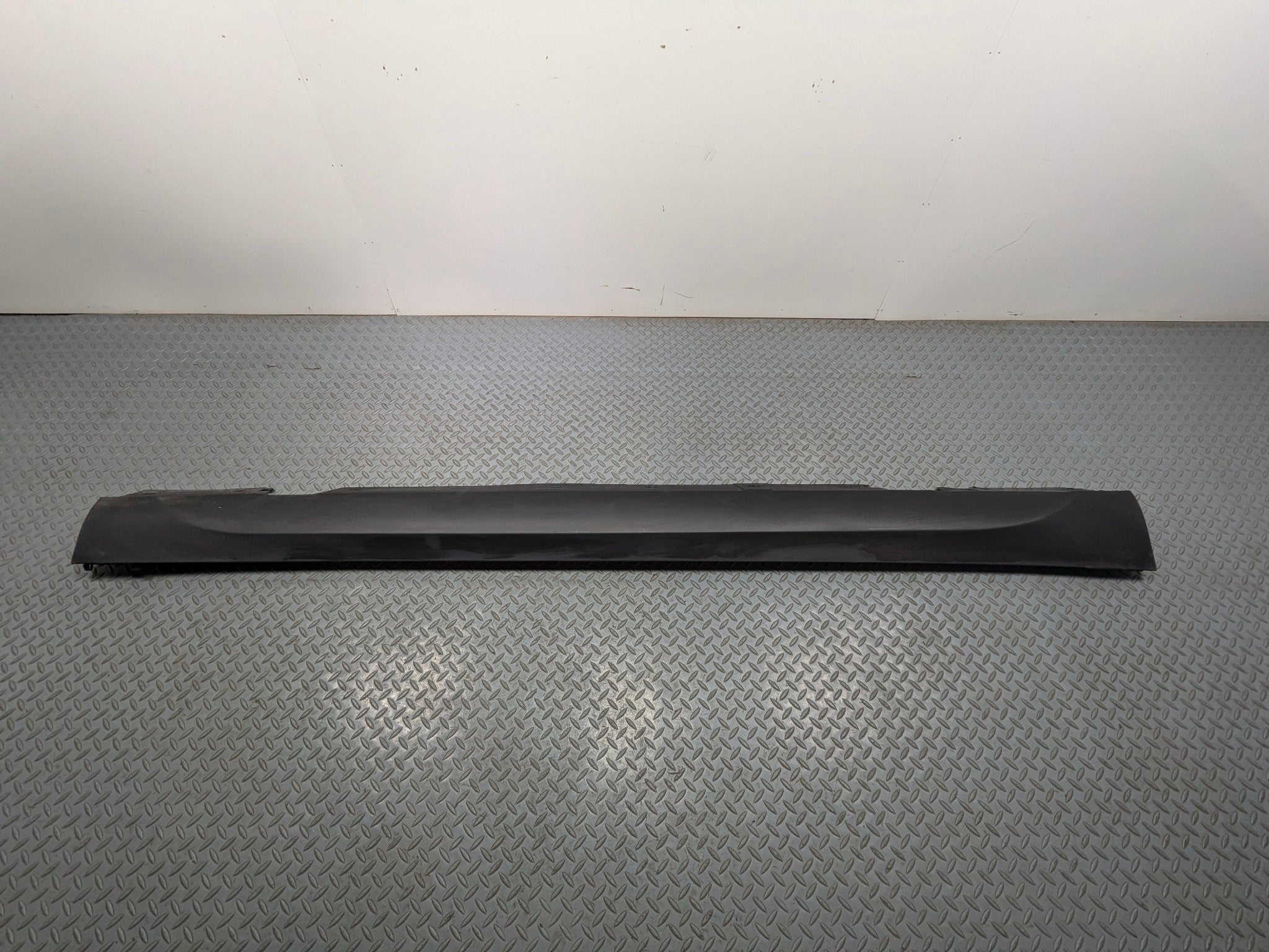 2013 - 2015 BMW X1 OEM SKIRT MOLDING ROCKER COVER PANEL RIGHT PASSENGER SIDE