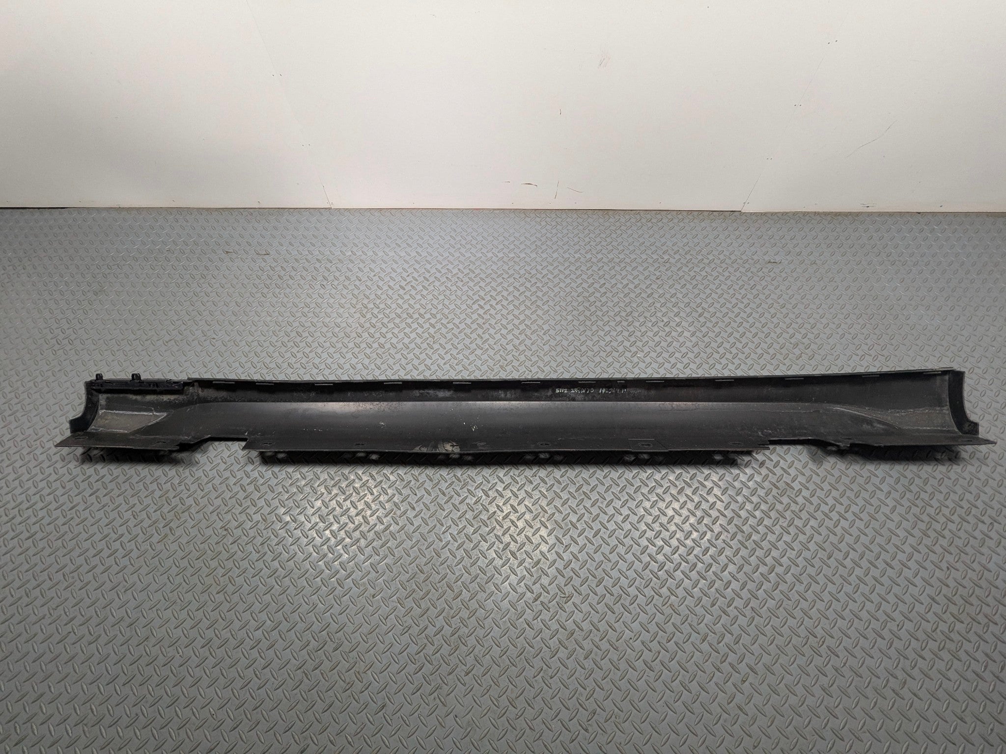 2013 - 2015 BMW X1 OEM SKIRT MOLDING ROCKER COVER PANEL RIGHT PASSENGER SIDE