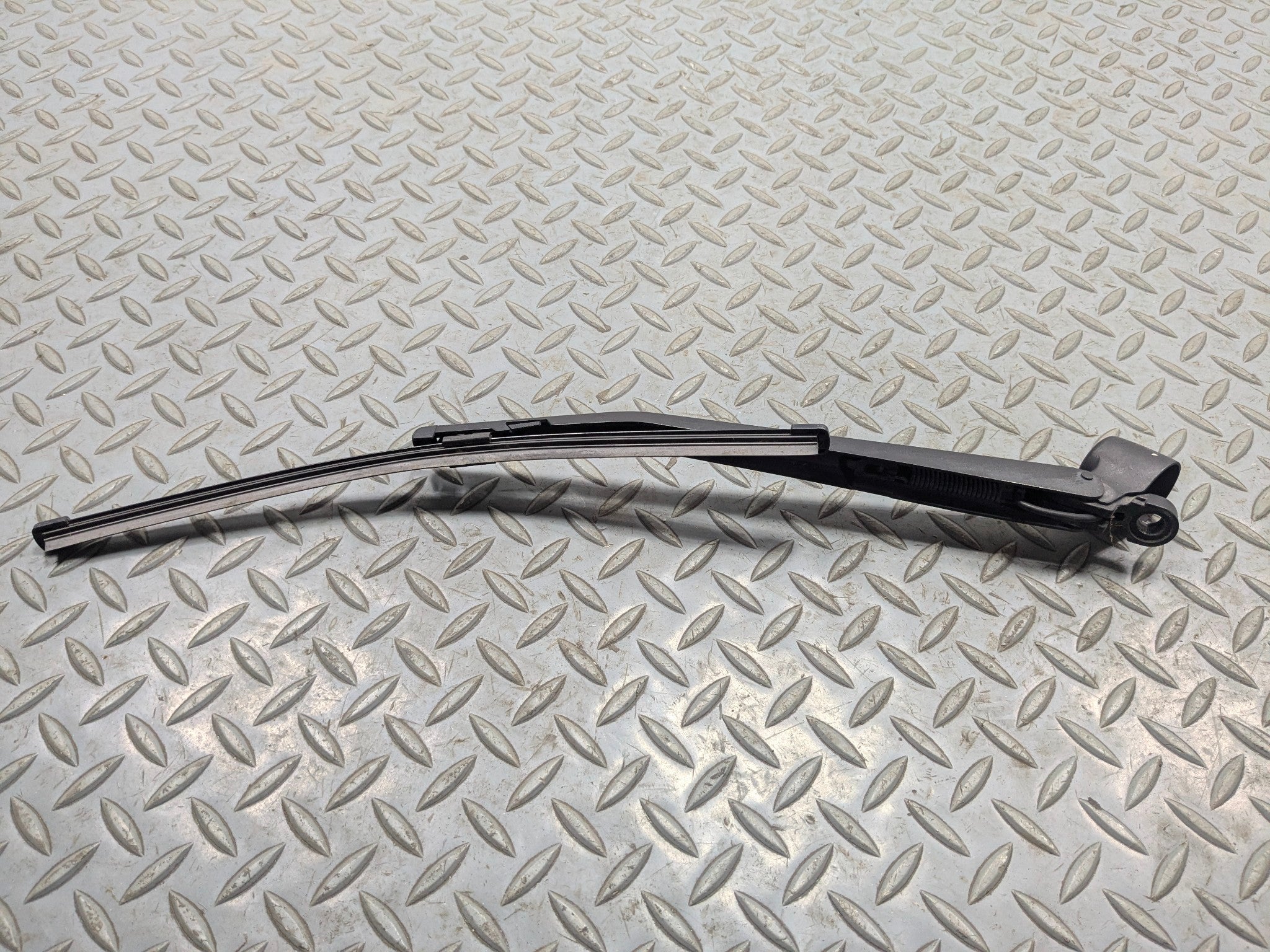 2013 - 2015 BMW X1 OEM WINDSHIELD WIPER ARM REAR TAIL GATE LIFT GATE GLASS