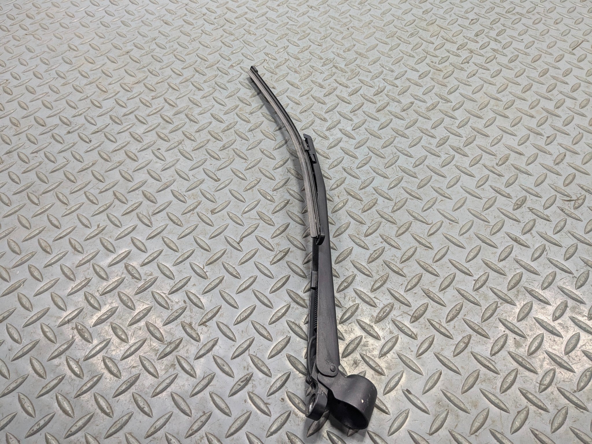 2013 - 2015 BMW X1 OEM WINDSHIELD WIPER ARM REAR TAIL GATE LIFT GATE GLASS