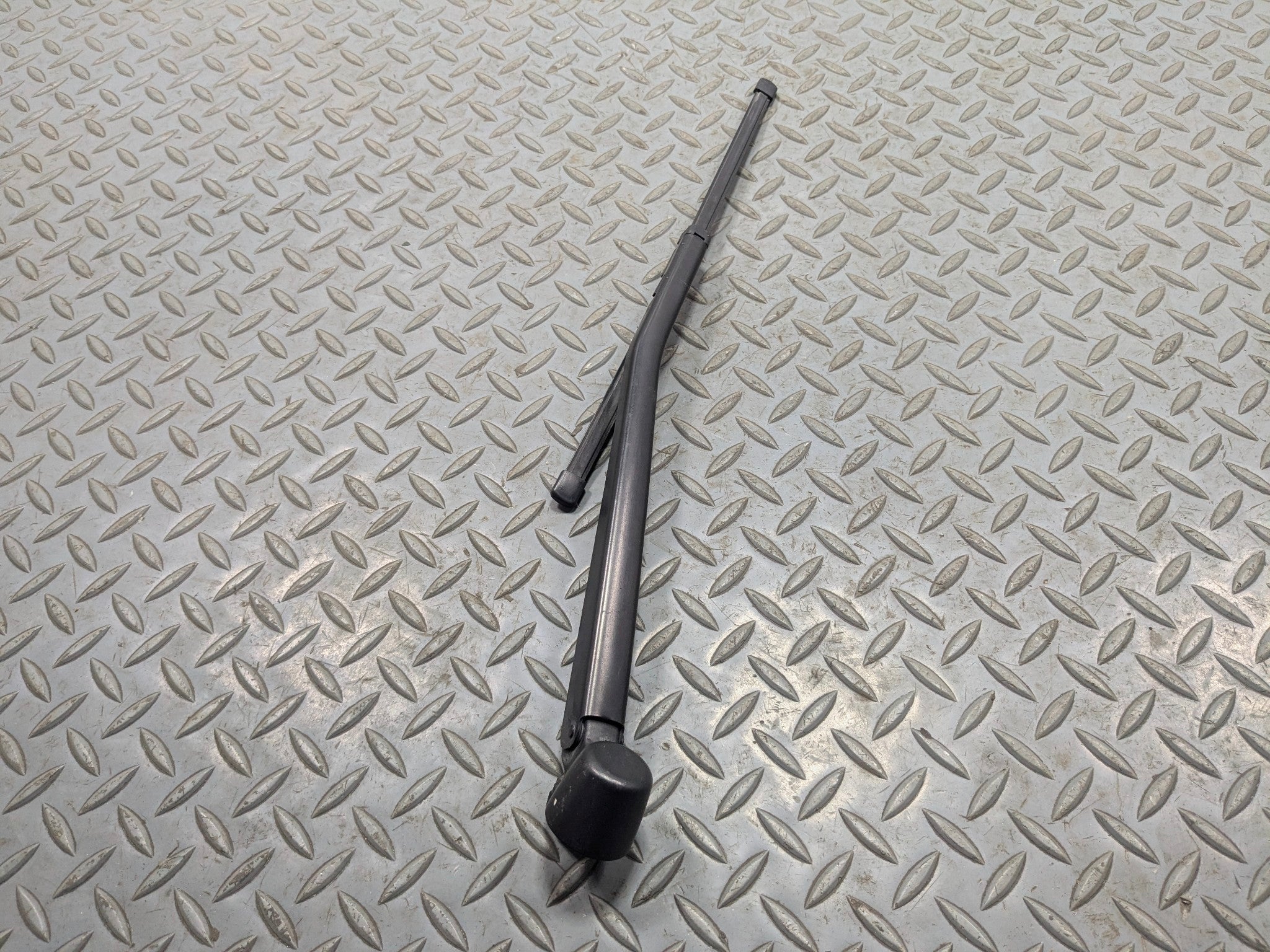 2013 - 2015 BMW X1 OEM WINDSHIELD WIPER ARM REAR TAIL GATE LIFT GATE GLASS