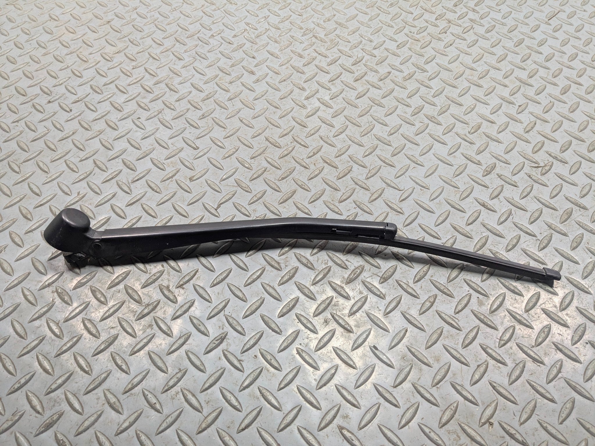 2013 - 2015 BMW X1 OEM WINDSHIELD WIPER ARM REAR TAIL GATE LIFT GATE GLASS