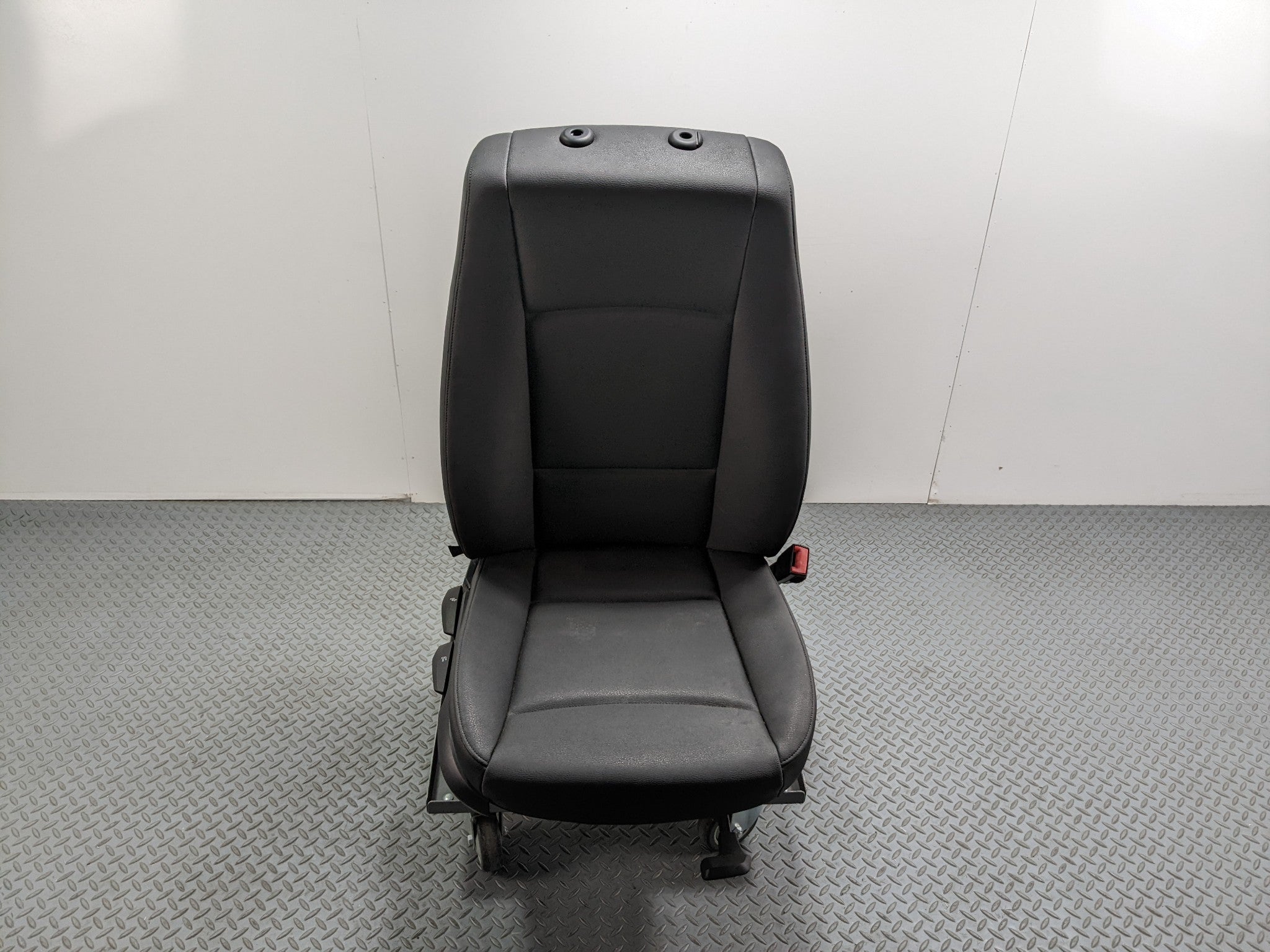 2013 - 2015 BMW X1 OEM SEAT BLACK LEATHER WITH BUCKLE FRONT RIGHT PASSENGER SIDE